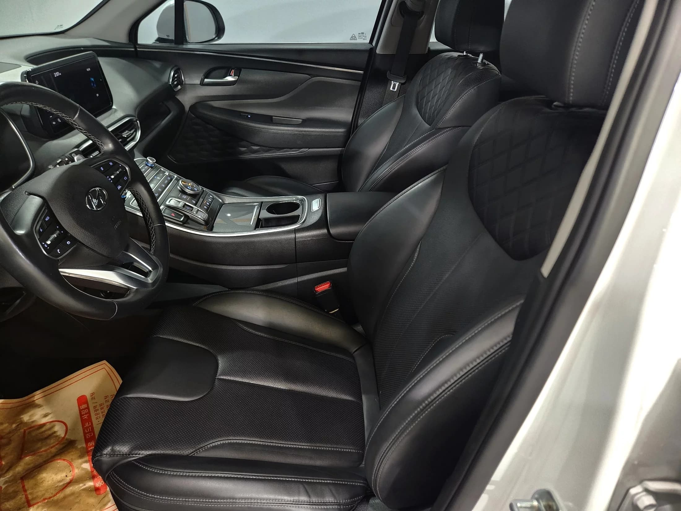 Hyundai Santa Fe HEV 1.6 4WD Exclusive, гибрид, 2021 г. 45491 км. — фото 10