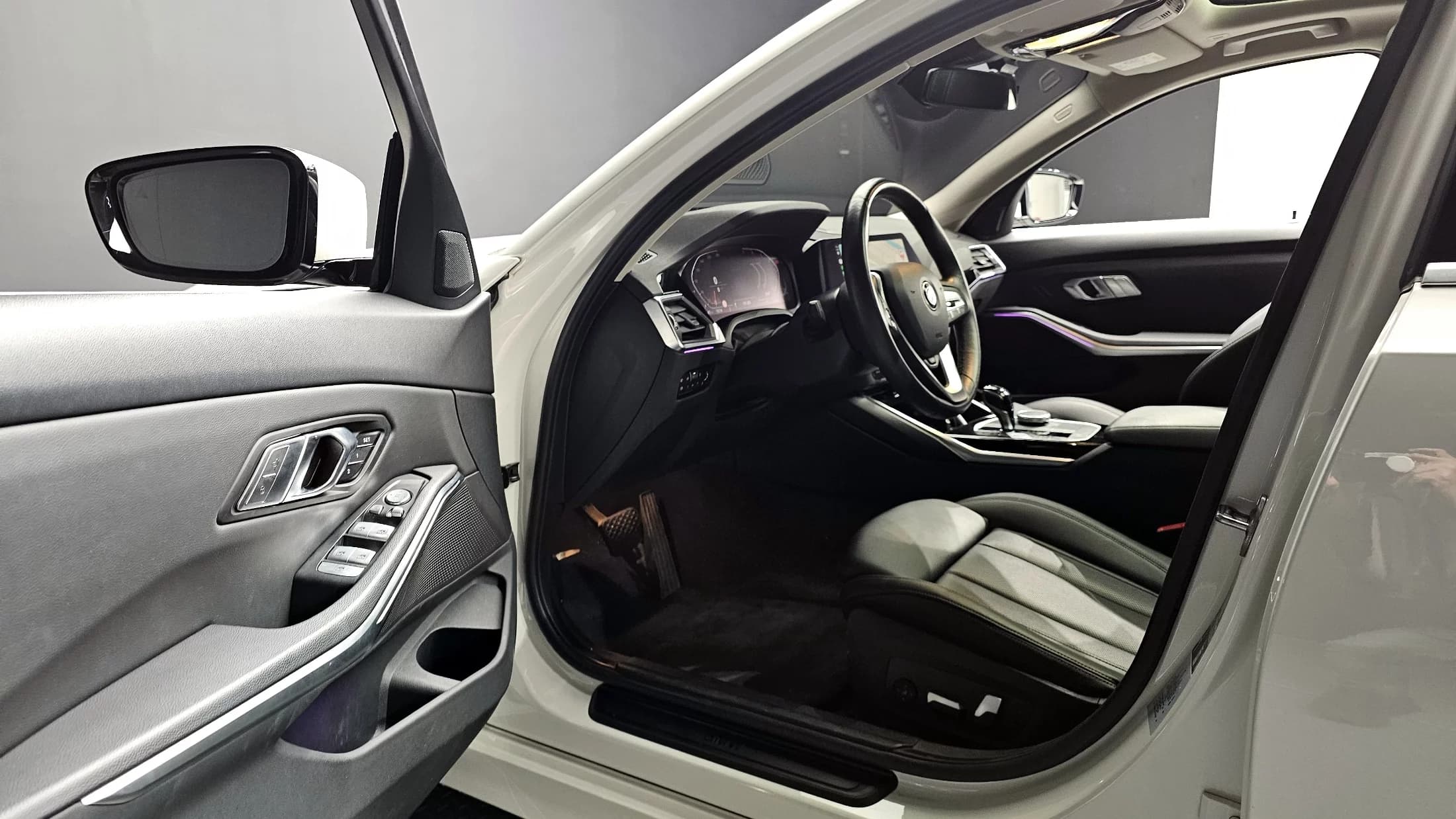 BMW 3-Series 320i, 2021 г. 134640 км. — фото 12