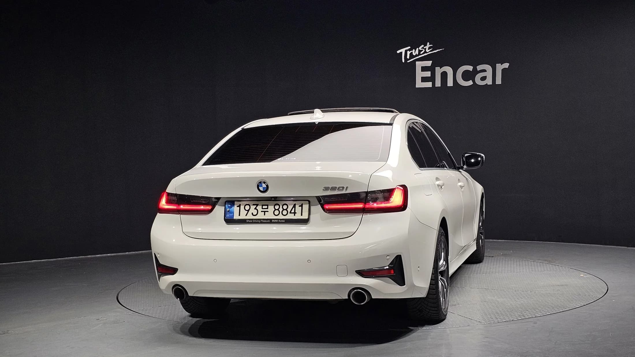 BMW 3-Series 320i, 2021 г. 134640 км. — фото 4