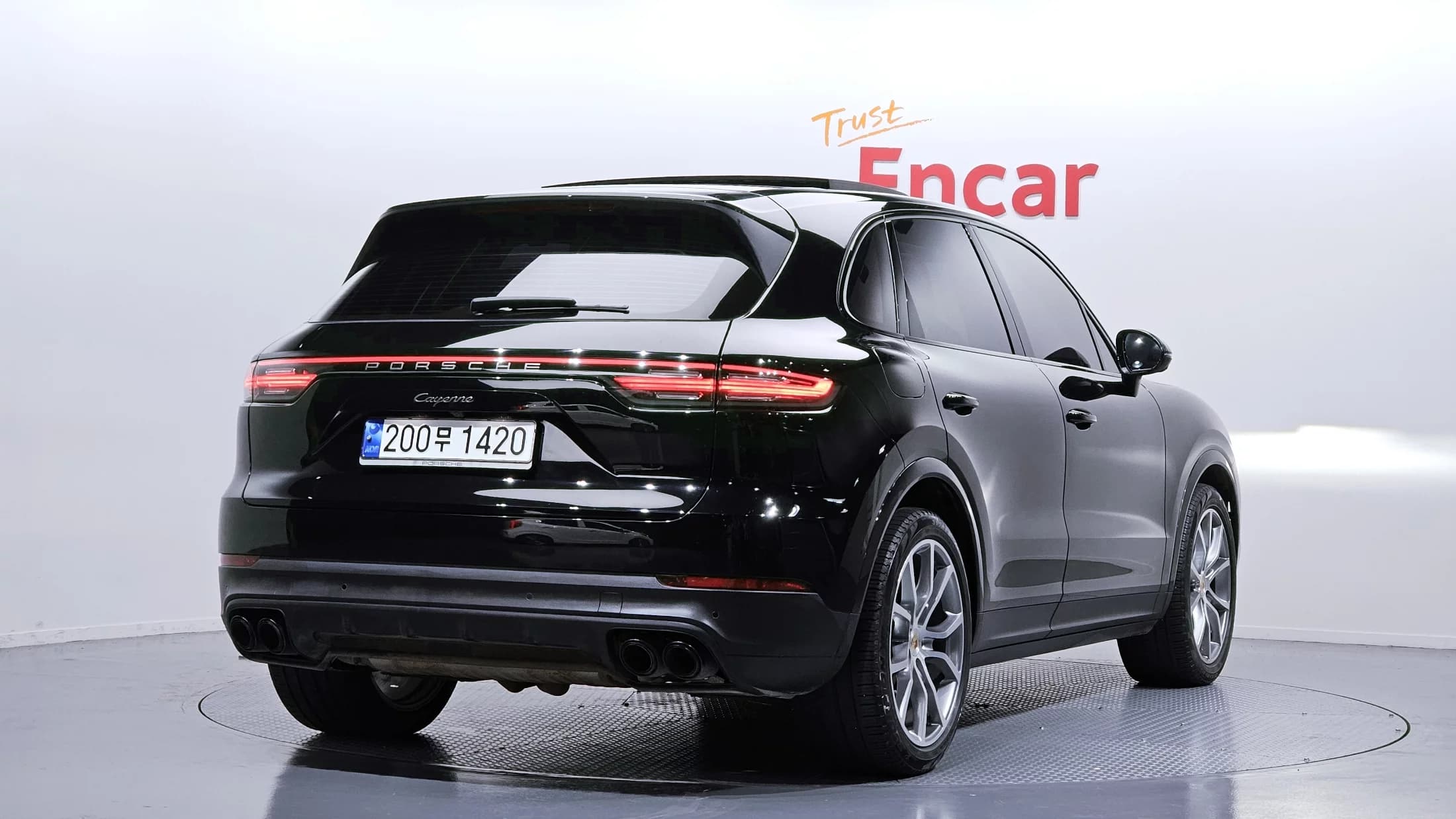 Porsche CAYENNE 3.0 PLATINUM EDITION, 2023 г. 63377 км. — фото 2