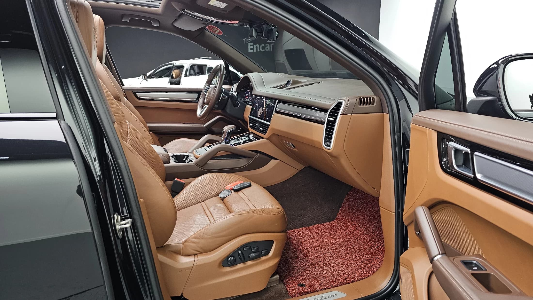 Porsche CAYENNE 3.0 PLATINUM EDITION, 2023 г. 63377 км. — фото 10