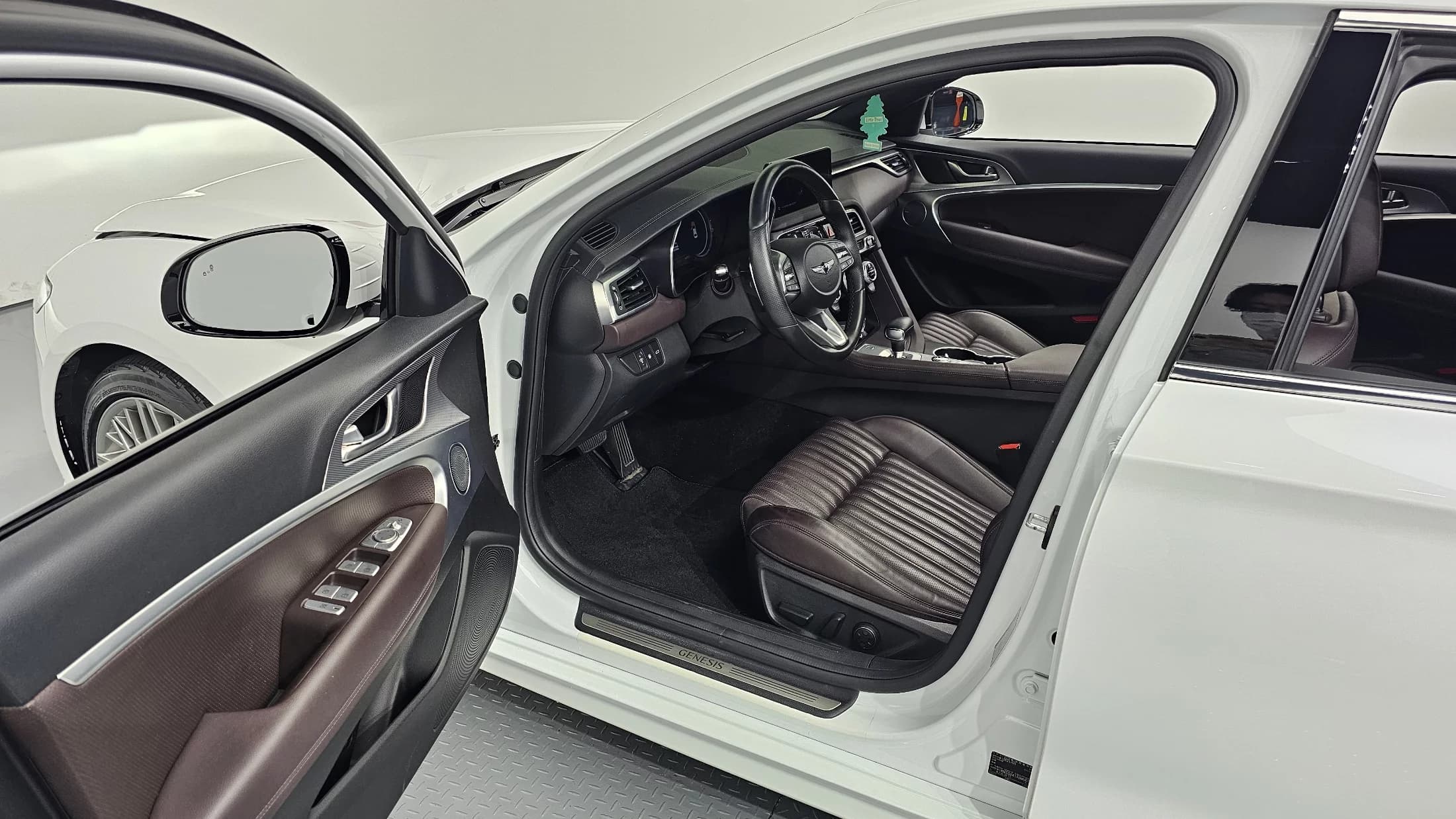 Genesis G70 Gasoline 2.0T 2WD, 2021 г. 57066 км. — фото 11