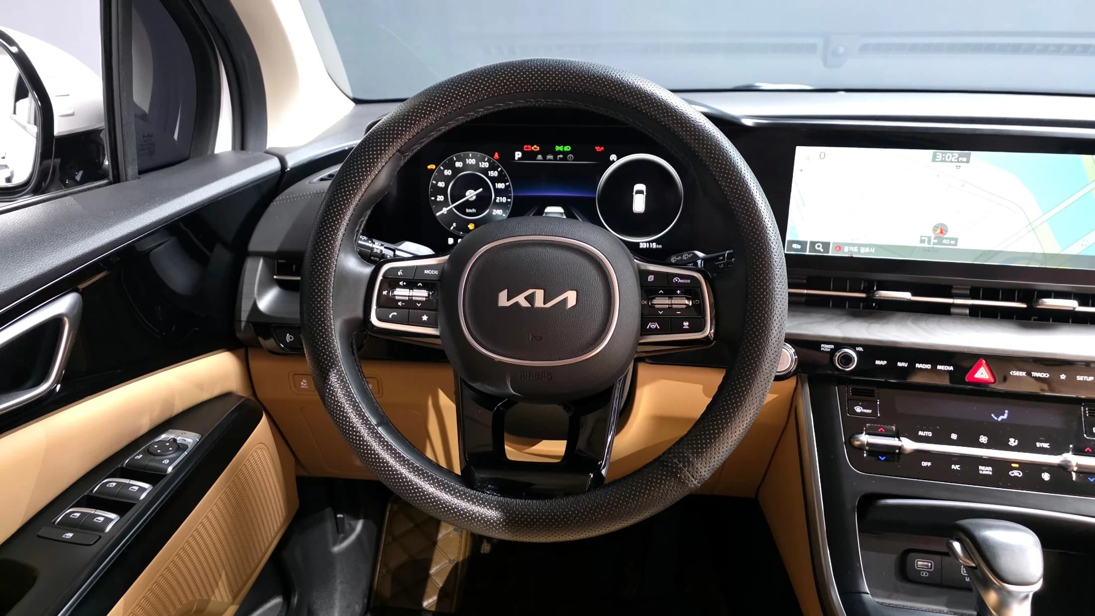Kia Carnival 9-Seater Prestige, 2021 г. 33138 км. — фото 13