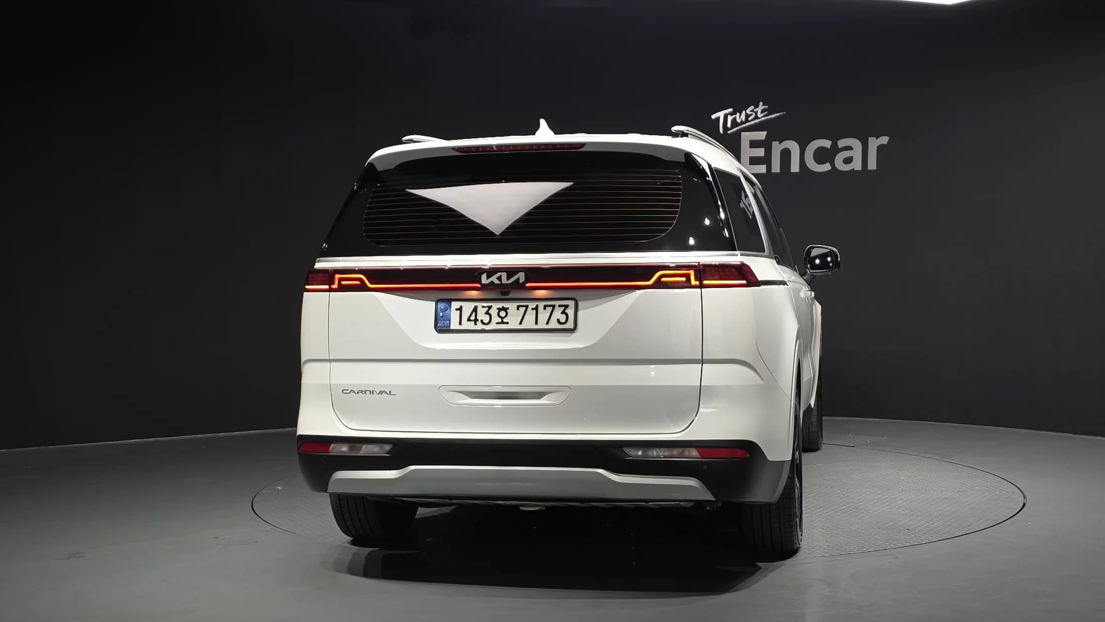 Kia Carnival 9-Seater Prestige, 2021 г. 33138 км. — фото 4
