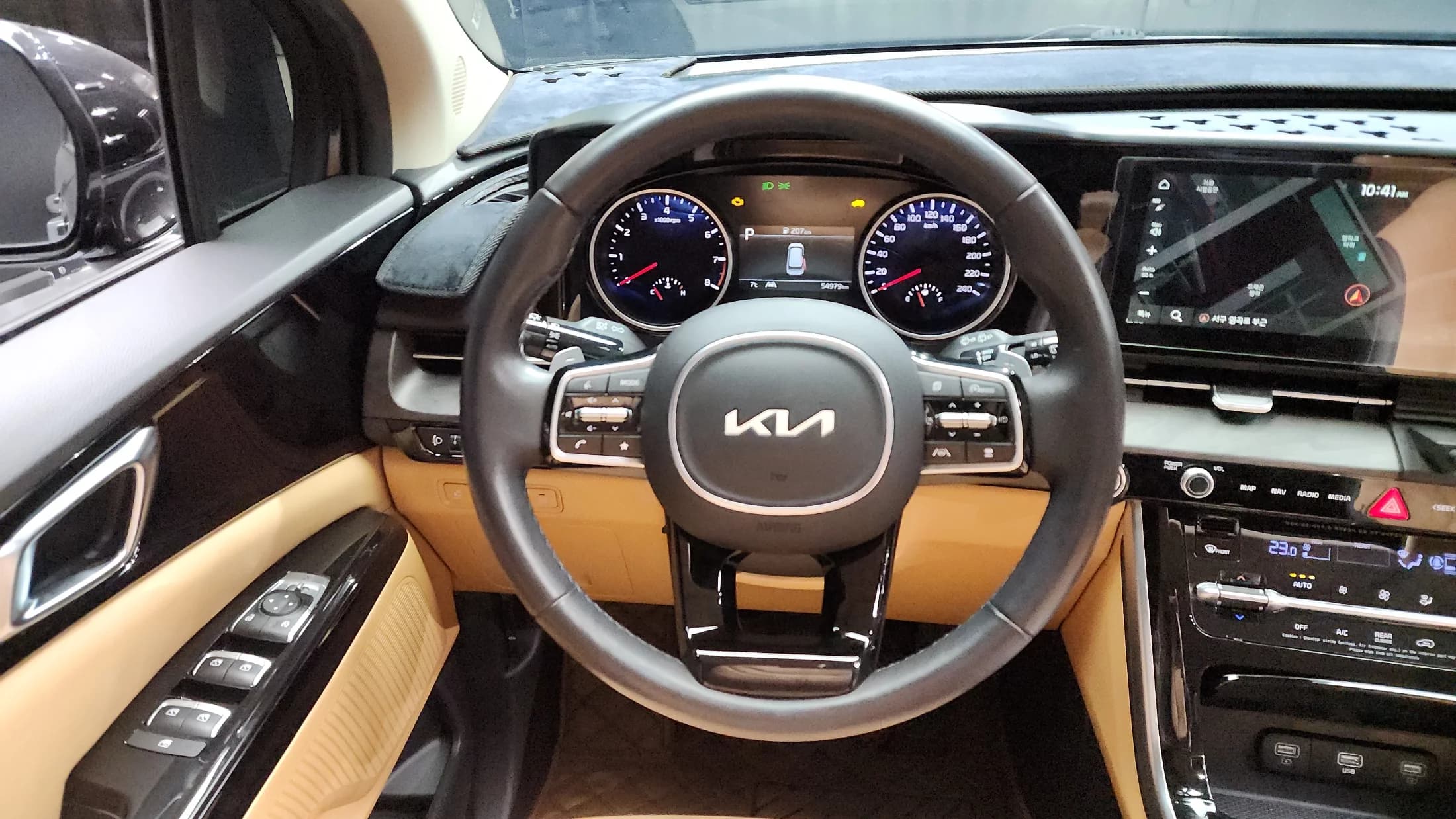 Kia Carnival Gasoline 9-Seater Noblesse, 2023 г. 54980 км. — фото 13