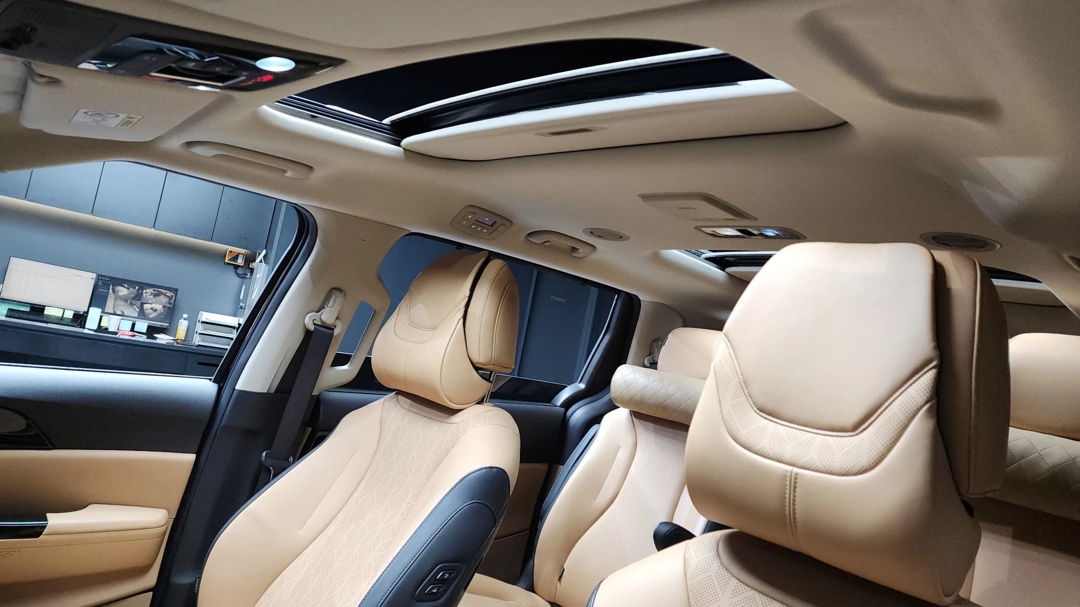 Kia Carnival Gasoline 9-Seater Noblesse, 2023 г. 54980 км. — фото 18