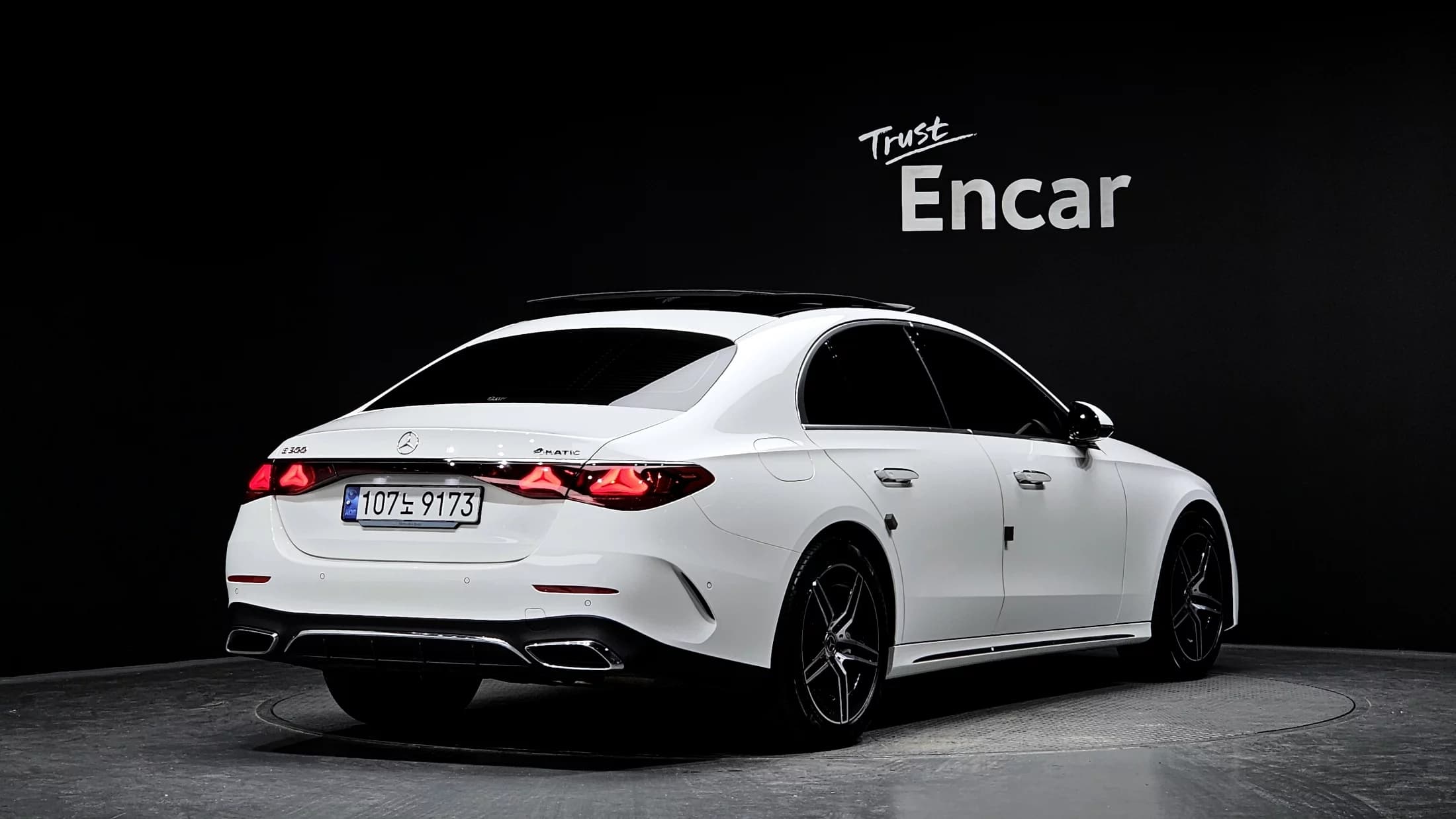 Mercedes-Benz E-Class E300 4MATIC AMG Line, 2024 г. 33692 км. — фото 2