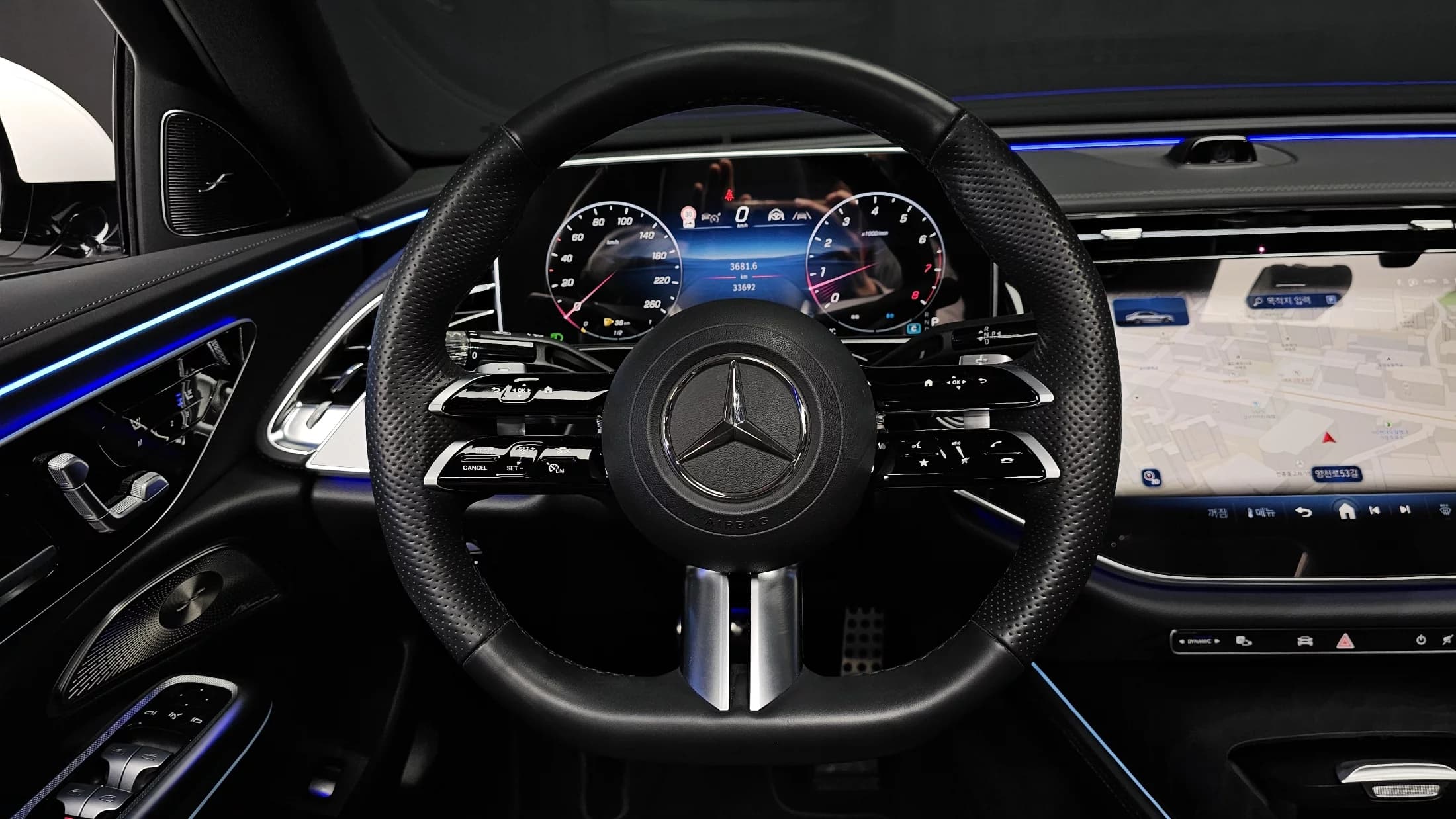 Mercedes-Benz E-Class E300 4MATIC AMG Line, 2024 г. 33692 км. — фото 13