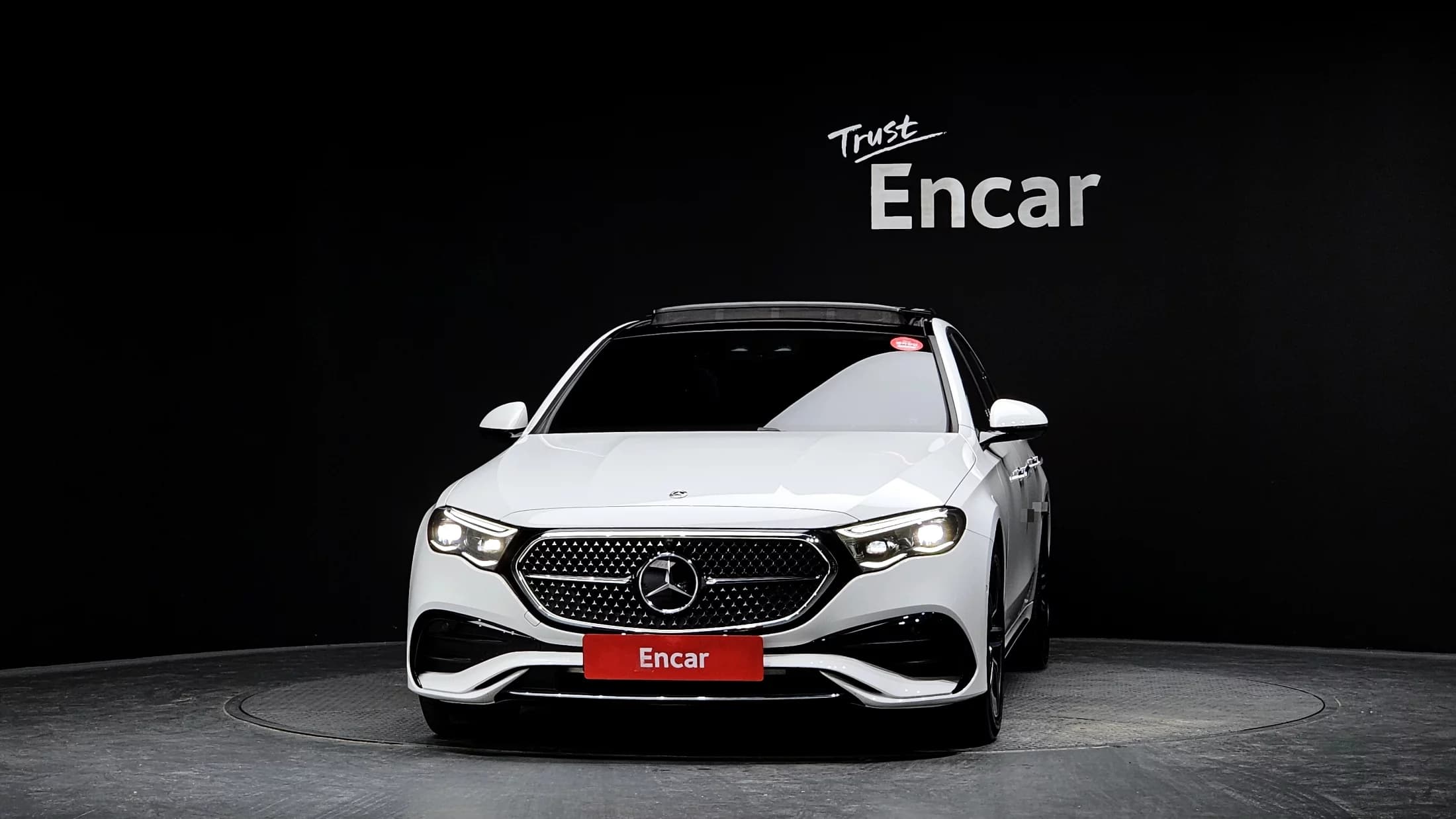 Mercedes-Benz E-Class E300 4MATIC AMG Line, 2024 г. 33692 км. — фото 3
