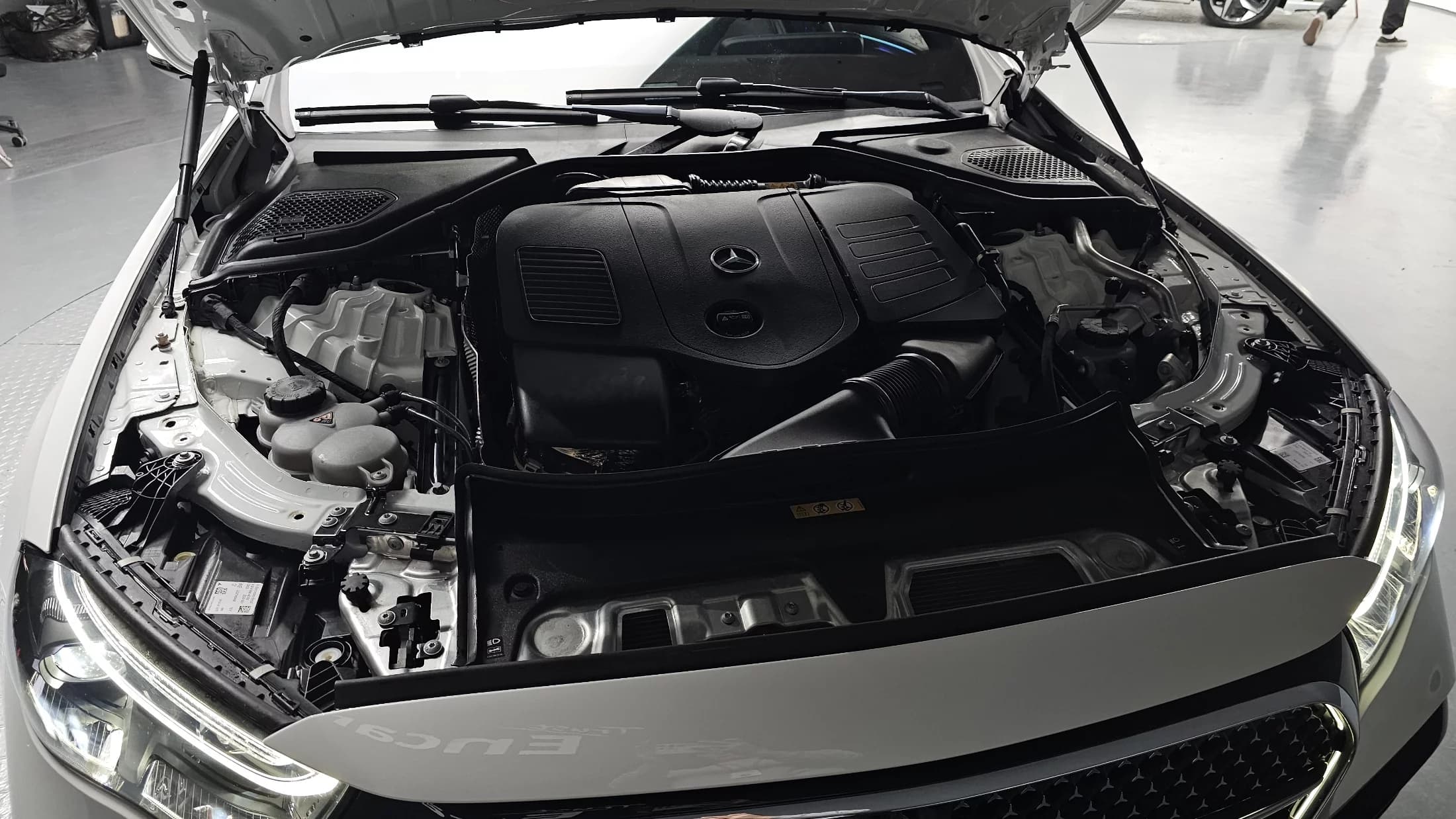 Mercedes-Benz E-Class E300 4MATIC AMG Line, 2024 г. 33692 км. — фото 6