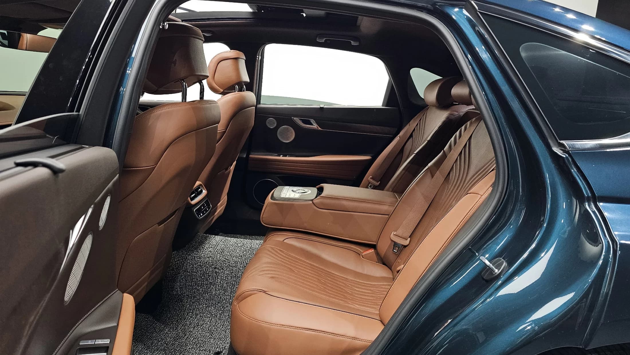 Genesis G80 Gasoline 2.5 Turbo AWD, 2022 г. 39226 км. — фото 12