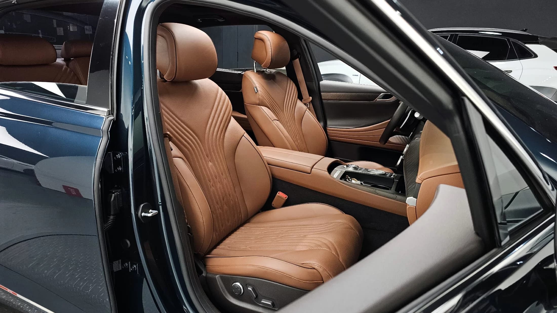 Genesis G80 Gasoline 2.5 Turbo AWD, 2022 г. 39226 км. — фото 10