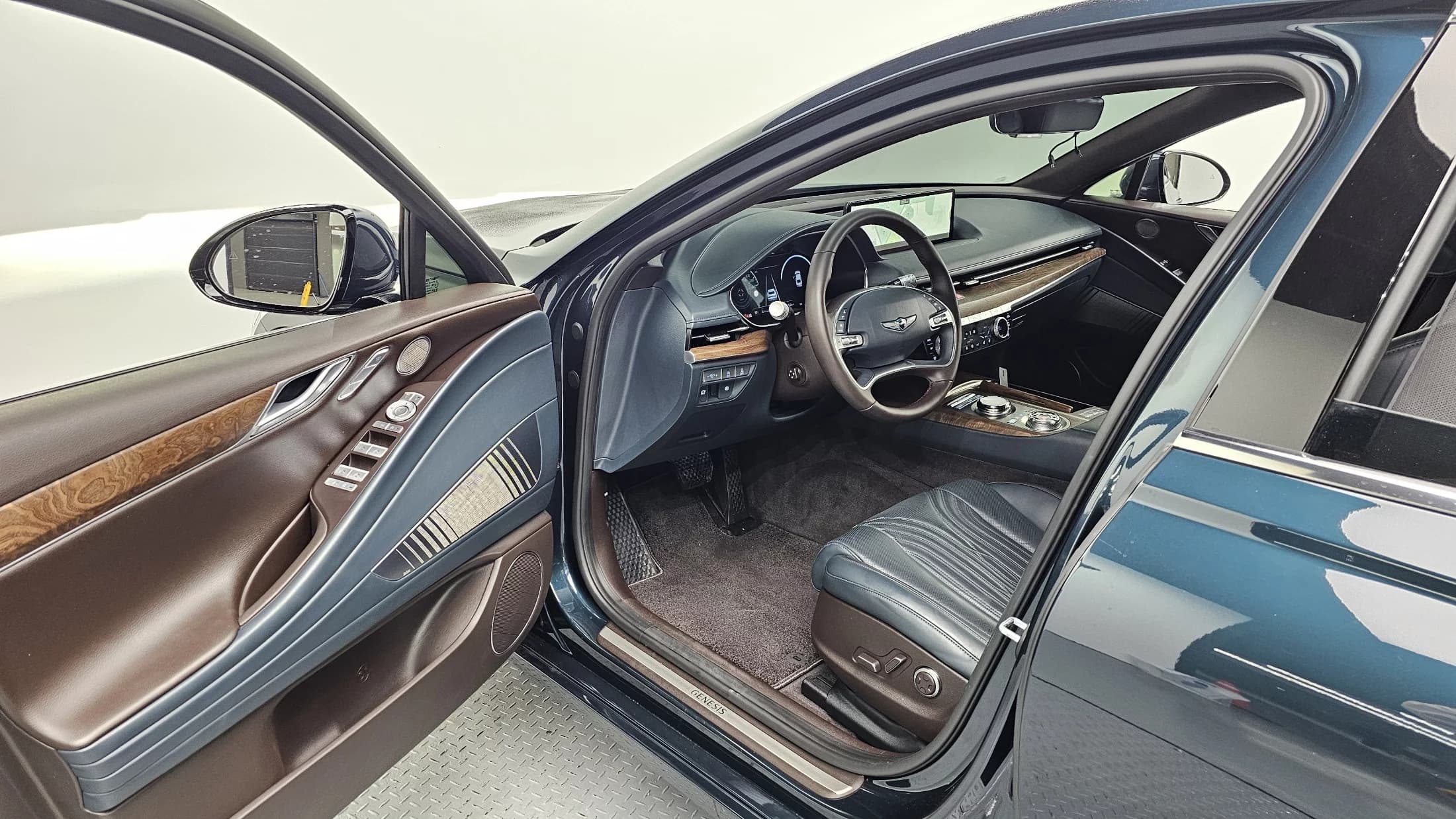 Genesis G80 Gasoline 2.5 Turbo AWD, 2023 г. 22535 км. — фото 11