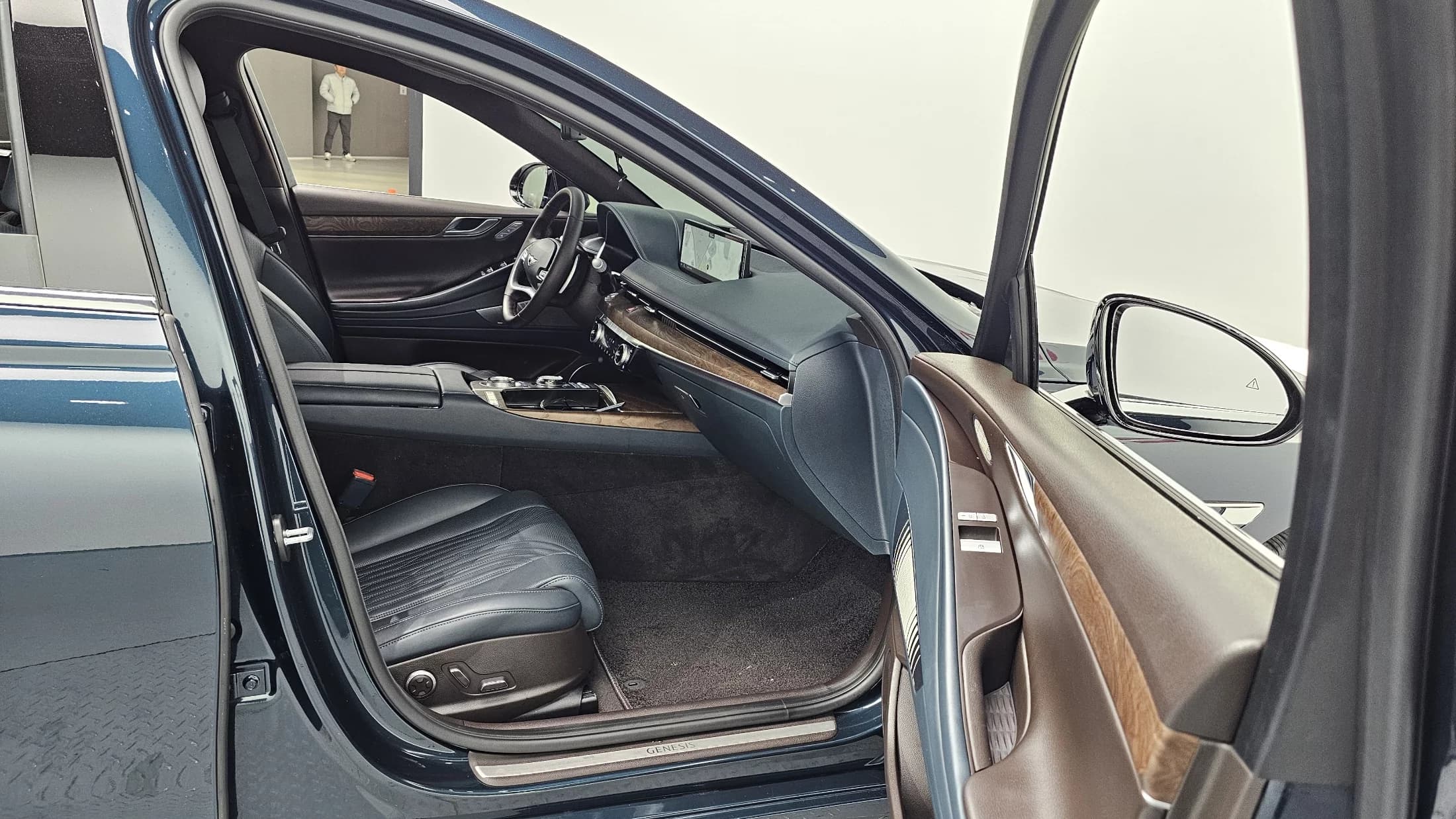Genesis G80 Gasoline 2.5 Turbo AWD, 2023 г. 22535 км. — фото 10