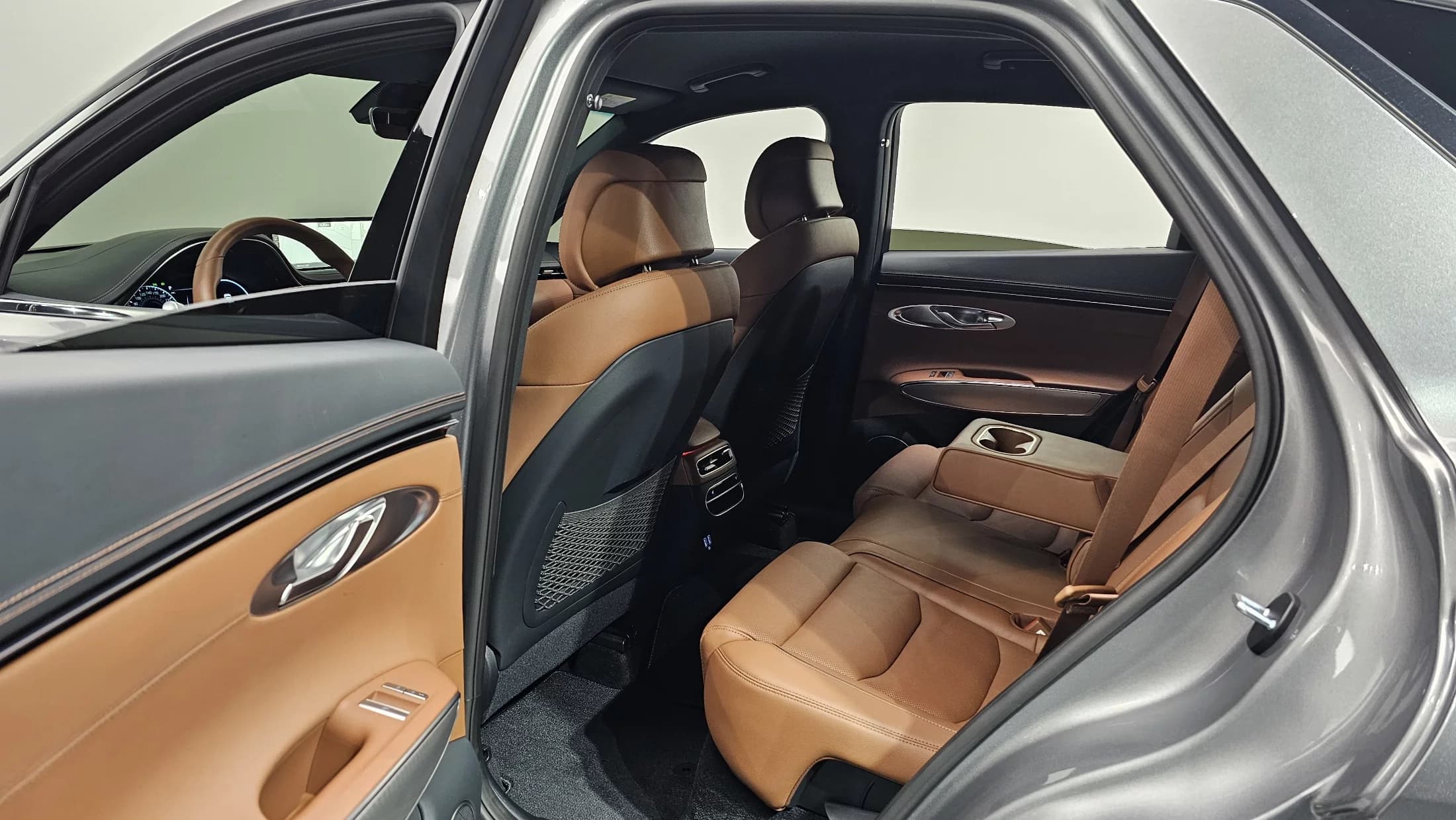 Genesis GV70 2.5T Gasoline AWD, 2023 г. 10542 км. — фото 12