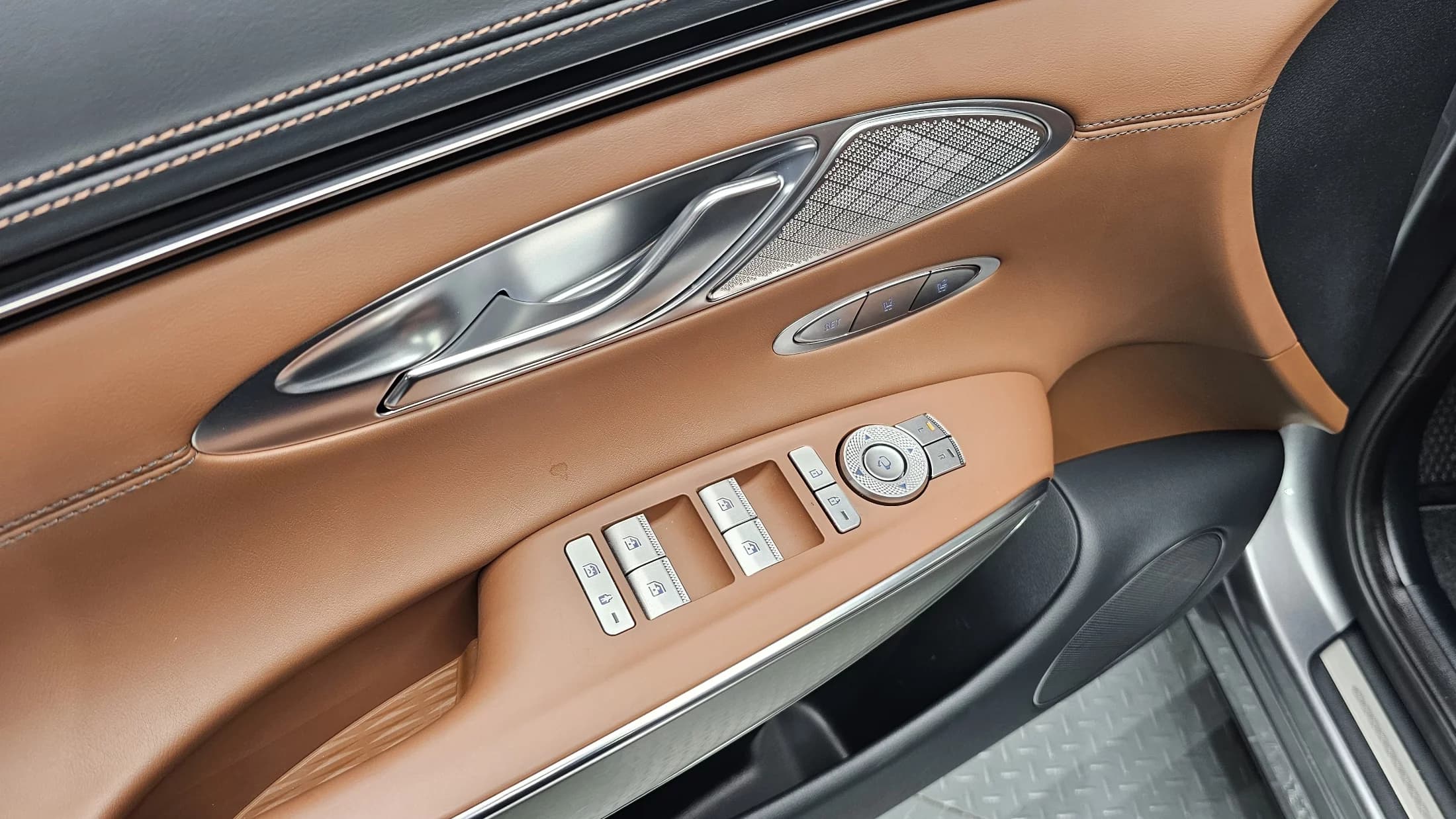 Genesis GV70 2.5T Gasoline AWD, 2023 г. 10542 км. — фото 18