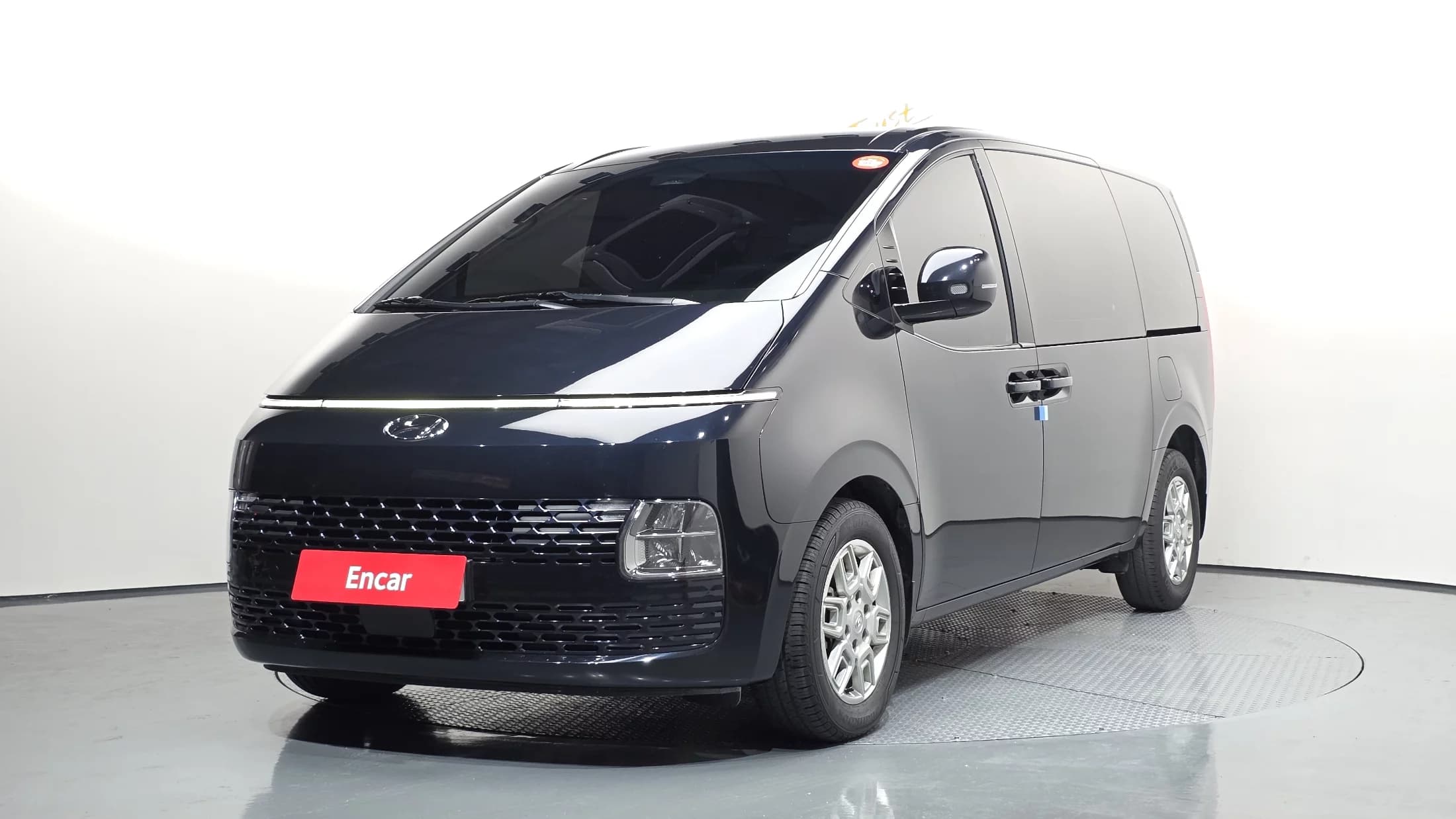 Hyundai Staria L3.5 Cargo 3-Seater Modern, 2023 г. 99206 км.
