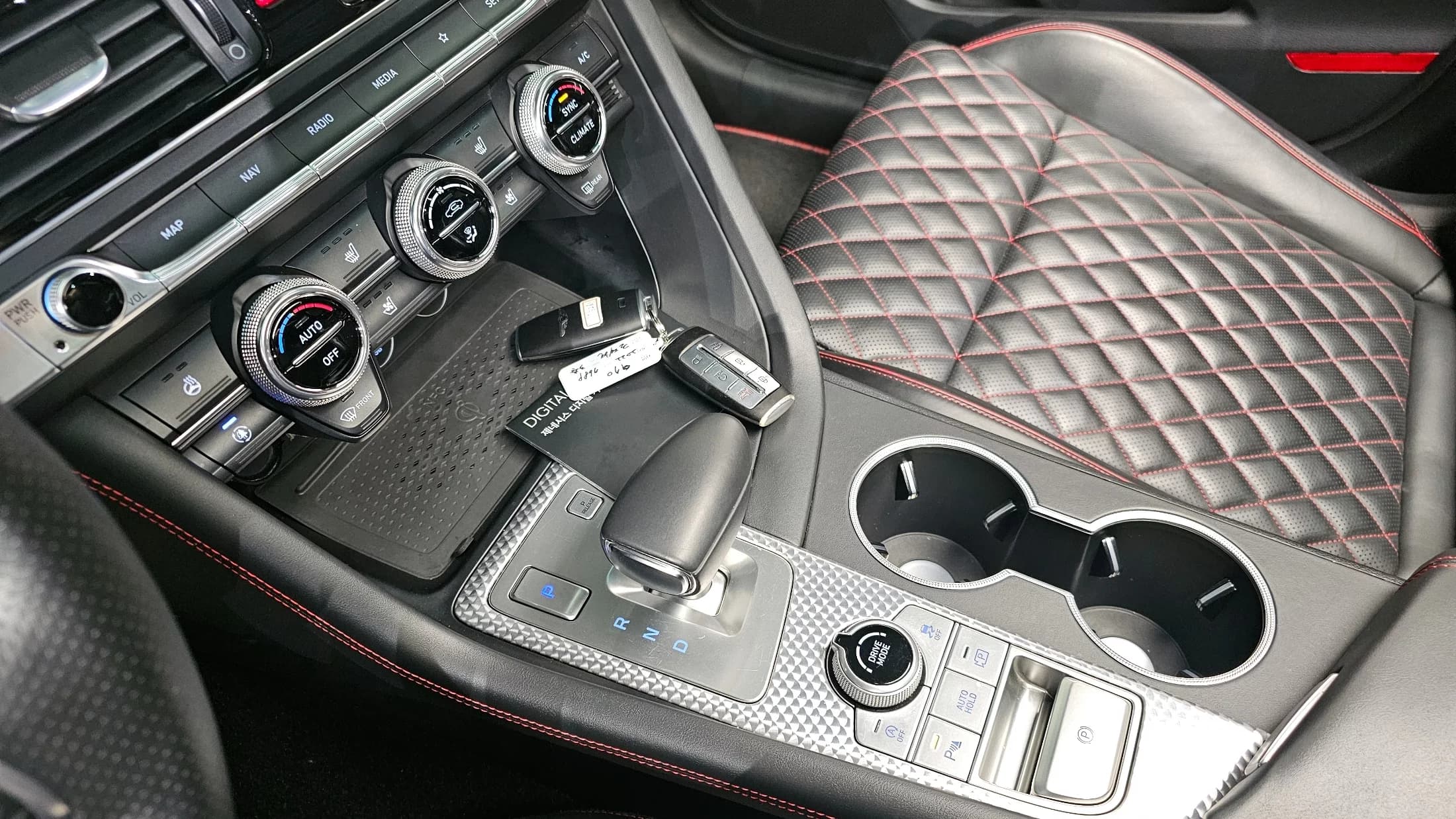 Genesis G70 Gasoline 3.3T 4WD, 2022 г. 107783 км. — фото 9
