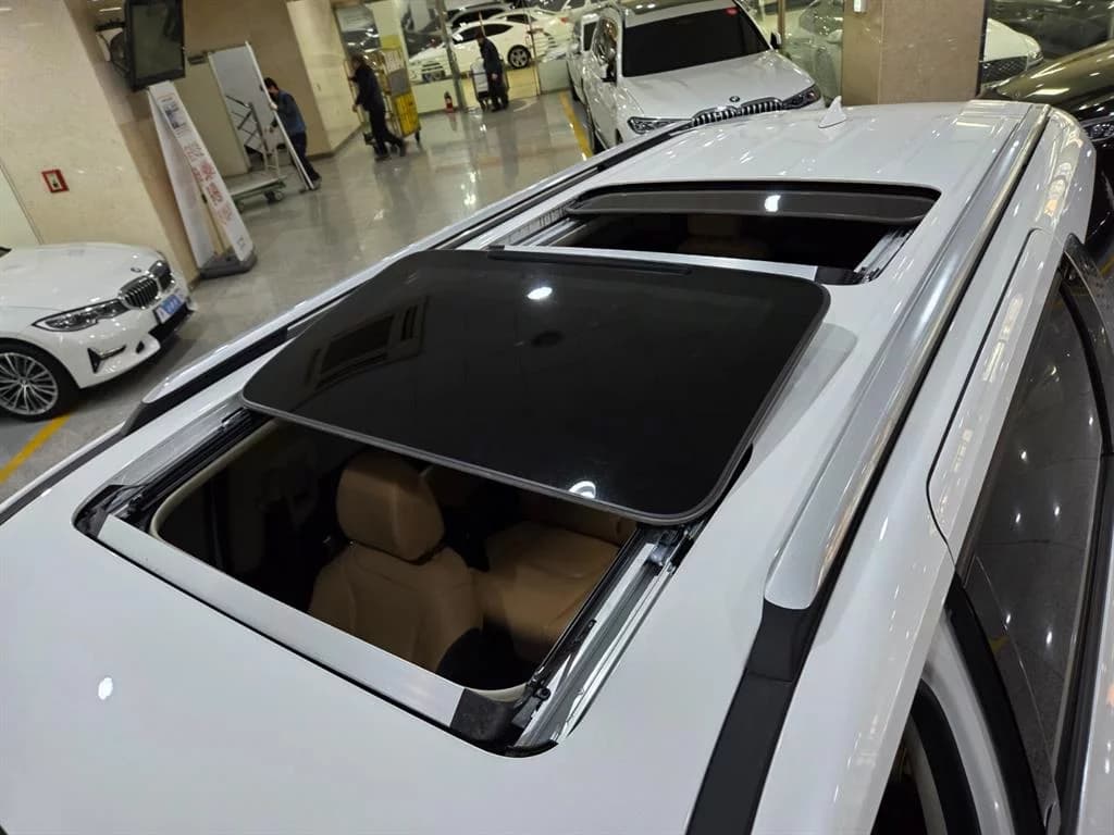 Kia Carnival 9-Seater Signature, 2021 г. 40354 км. — фото 17