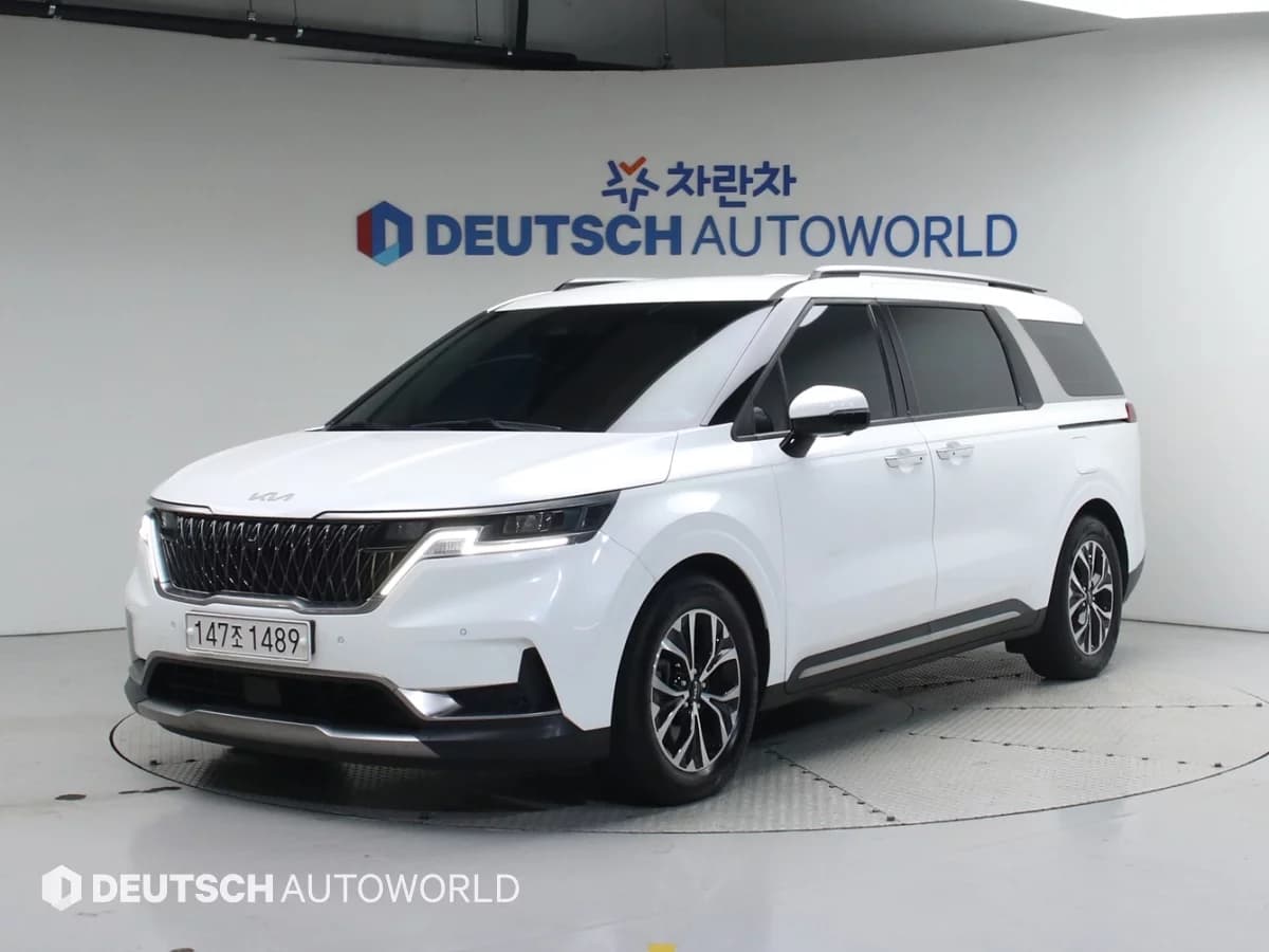 Kia Carnival 9-Seater Signature, 2021 г. 135639 км. — фото 2