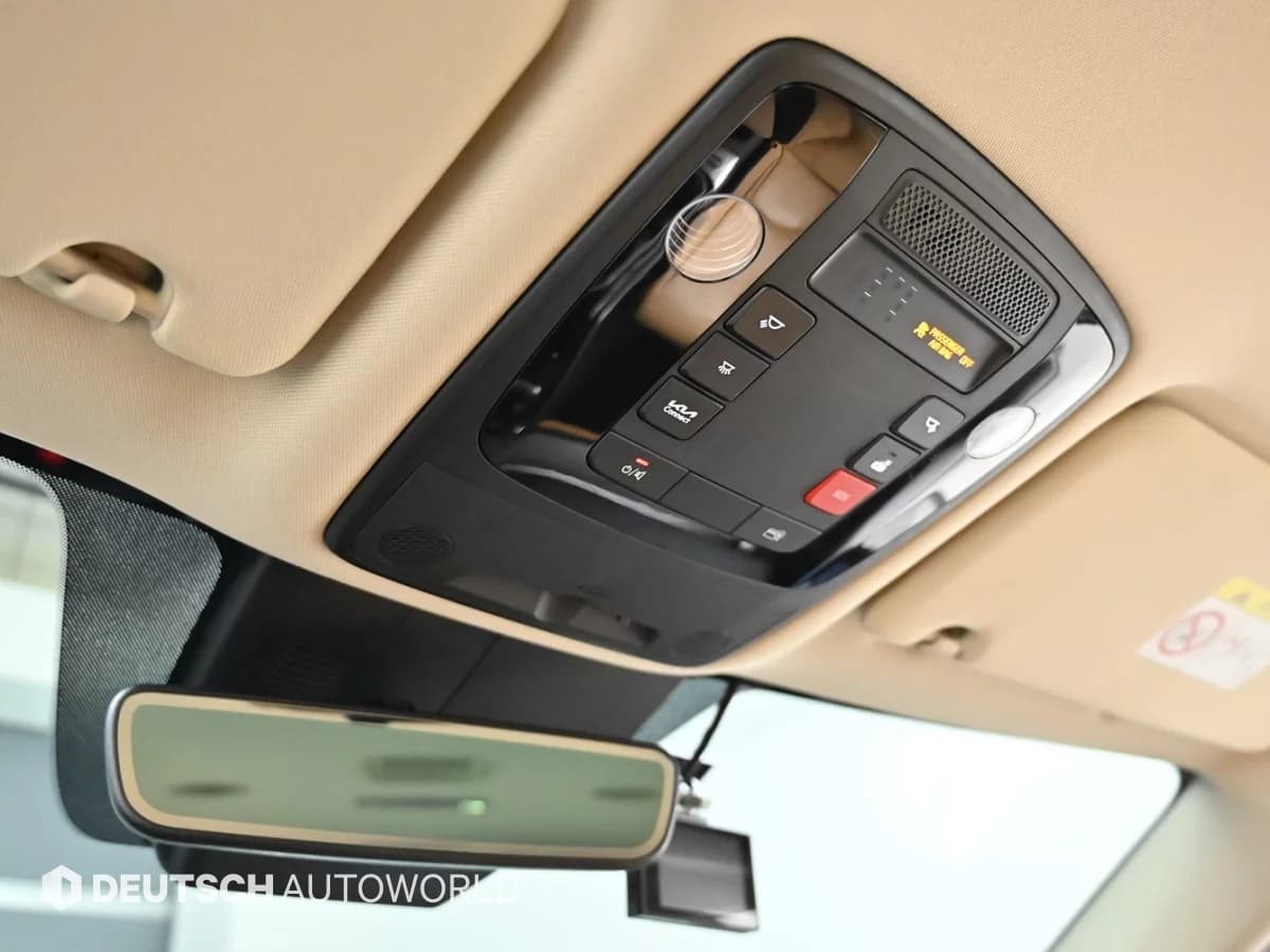 Kia Carnival 9-Seater Signature, 2021 г. 135639 км. — фото 37
