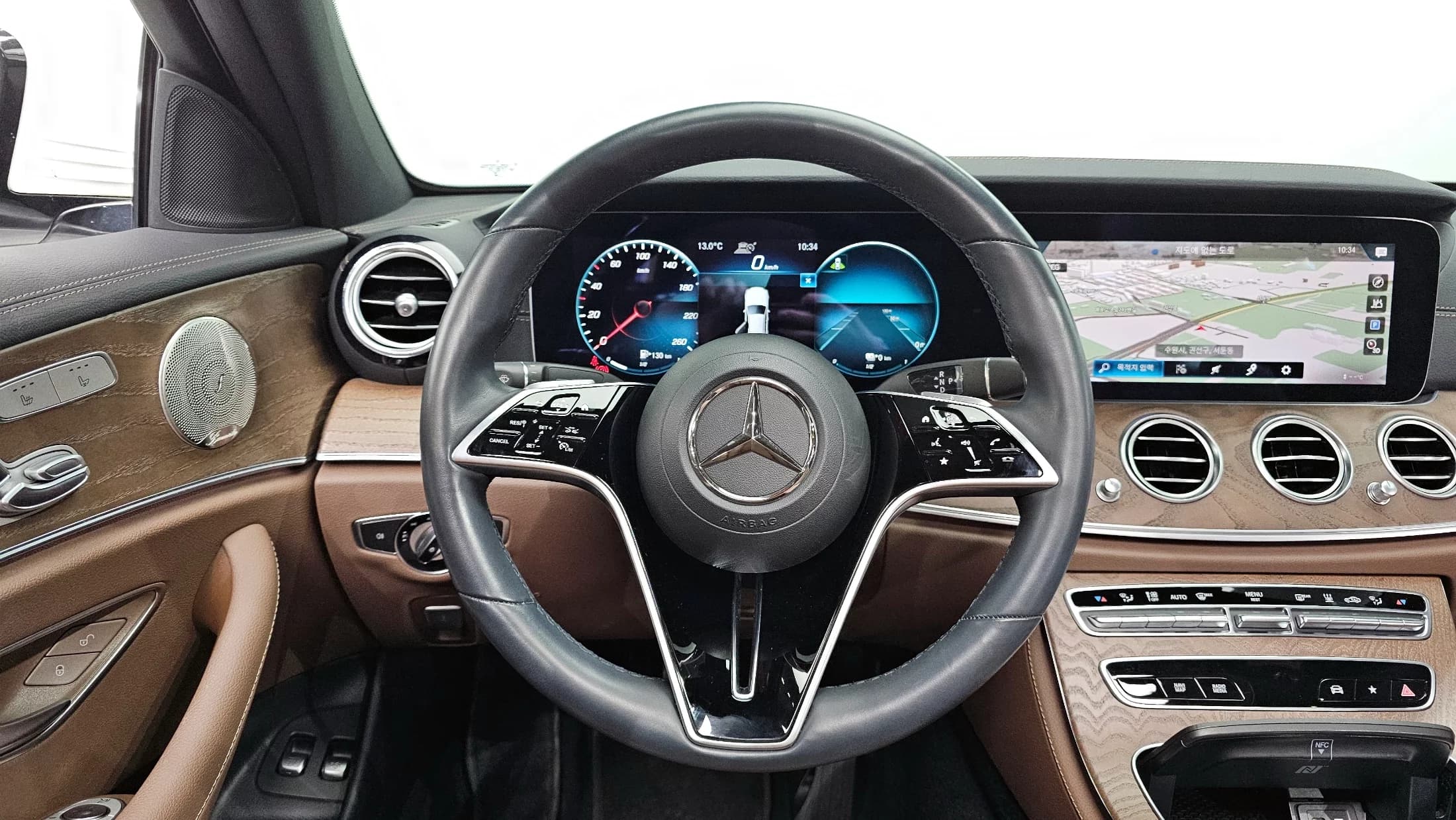 Mercedes-Benz E-Class E300e 4MATIC Exclusive, гибрид, 2021 г. 33444 км. — фото 13