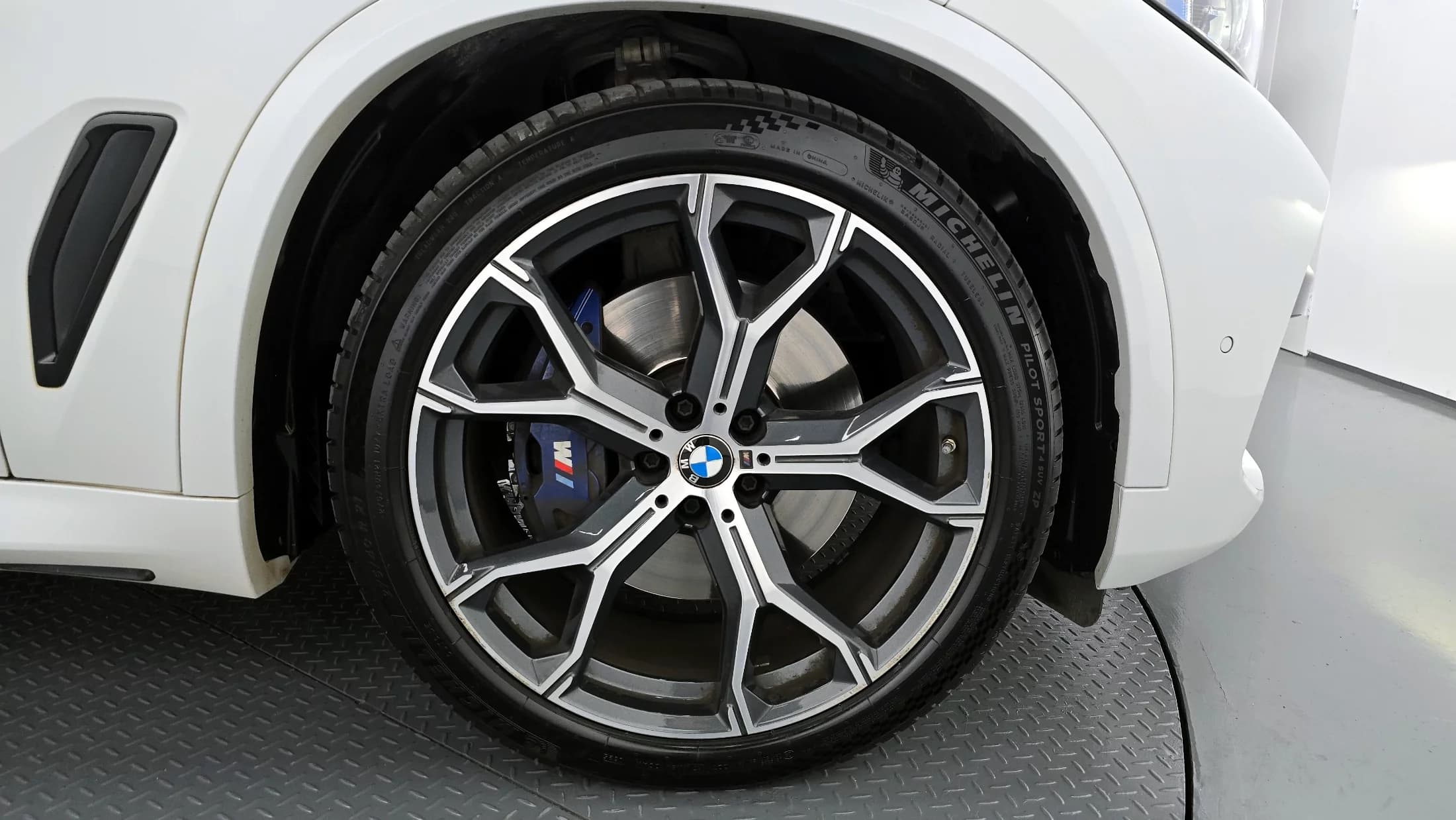 BMW X5 xDrive 40i M Sport, 2023 г. 118586 км. — фото 5