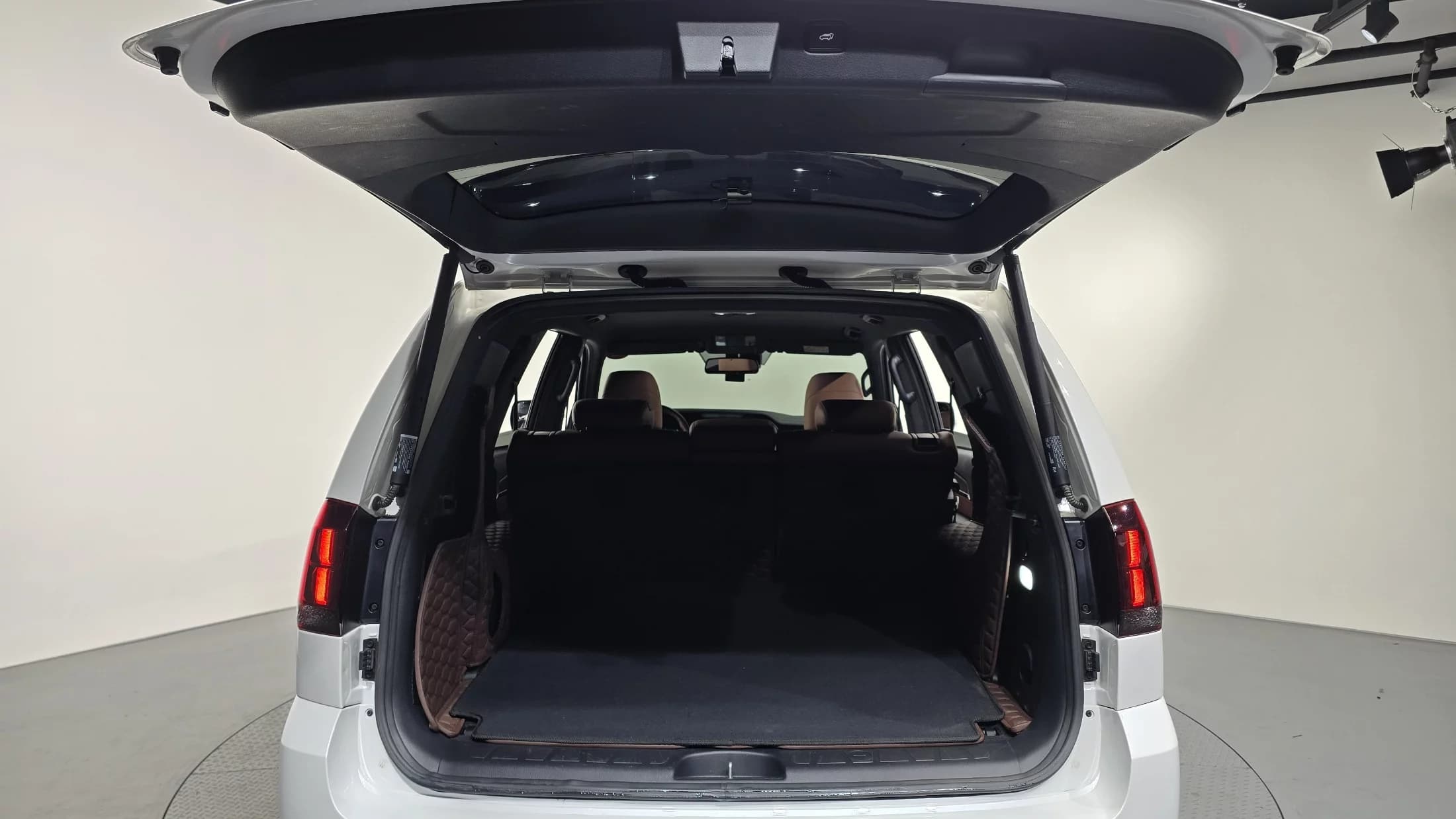 Kia Mohave Diesel 3.0 4WD 5-Seater Masters, 2022 г. 22392 км. — фото 20