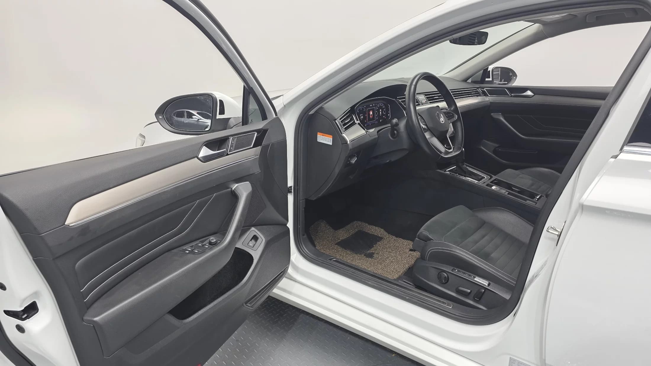 Volkswagen PASSAT 2.0 TDI Premium B6, 2022 г. 29403 км. — фото 11
