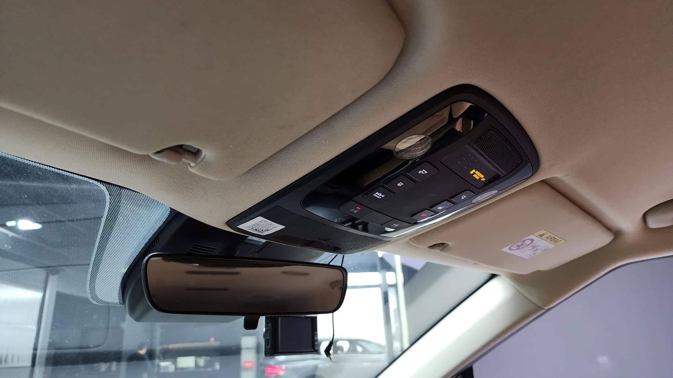 Kia Carnival 9-Seater Prestige, 2021 г. 158382 км. — фото 18