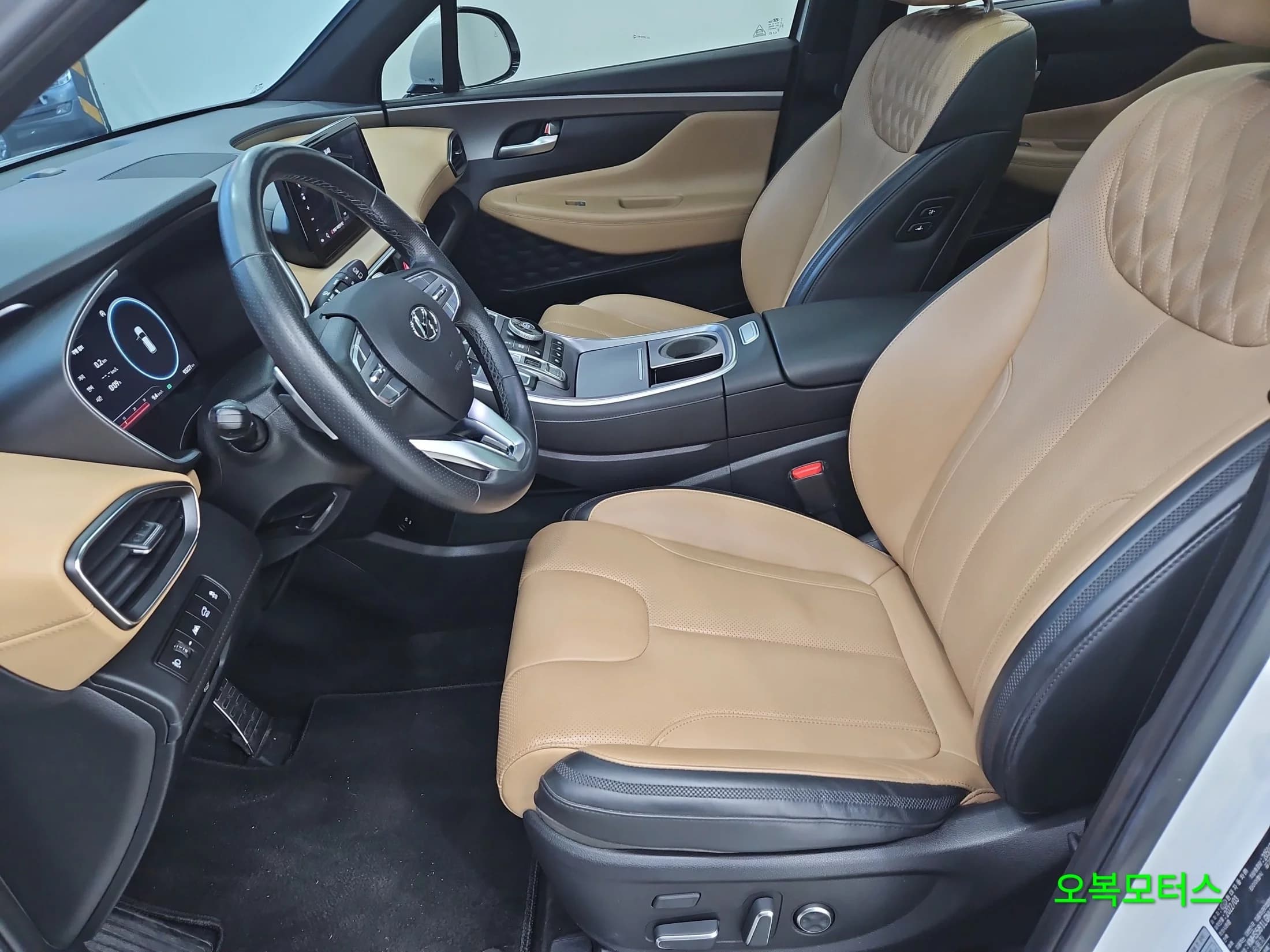 Hyundai Santa Fe Gasoline 2.5T 2WD Calligraphy, 2022 г. 93255 км. — фото 20