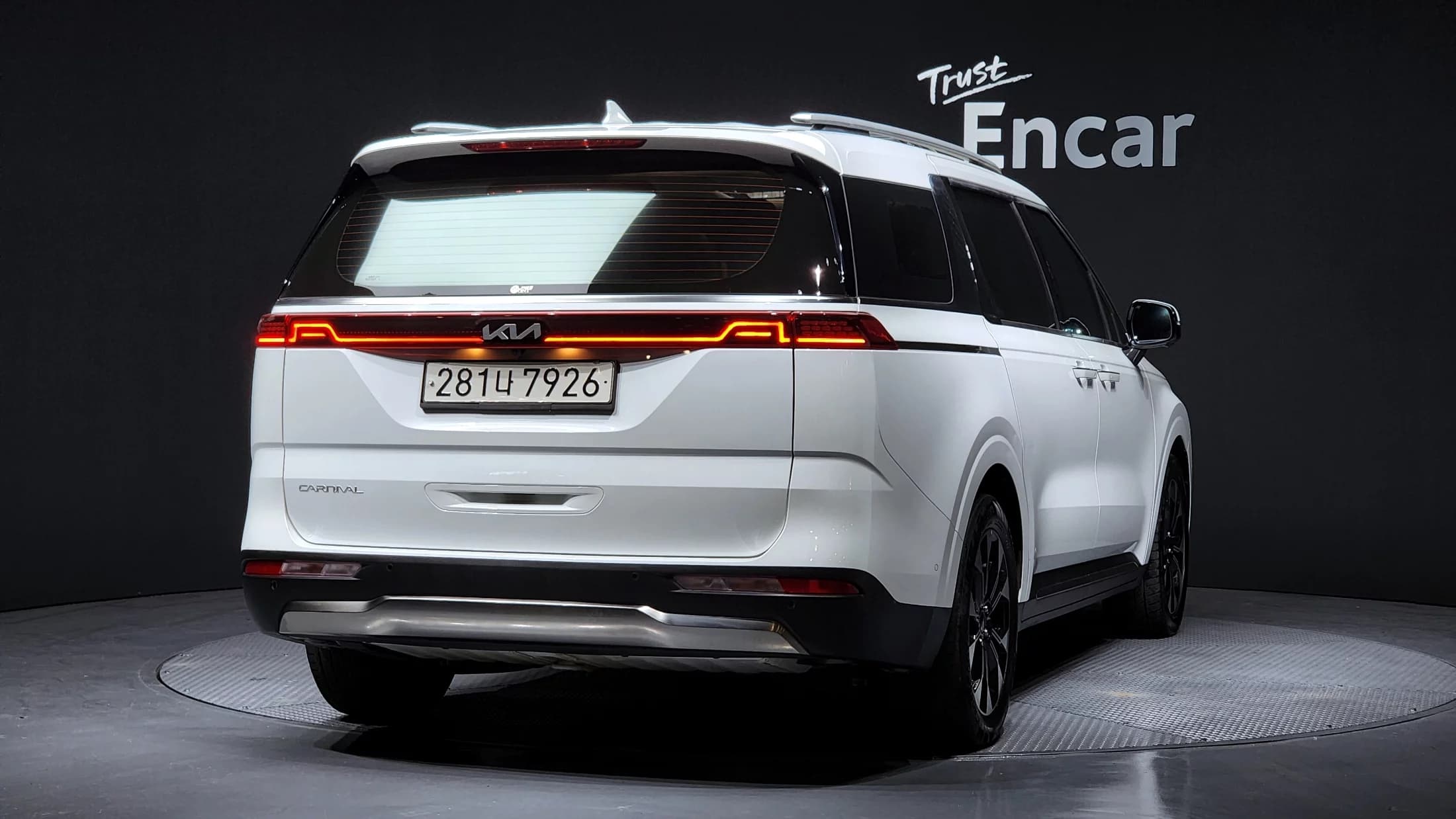 Kia Carnival 9-Seater Signature, 2022 г. 56896 км. — фото 2