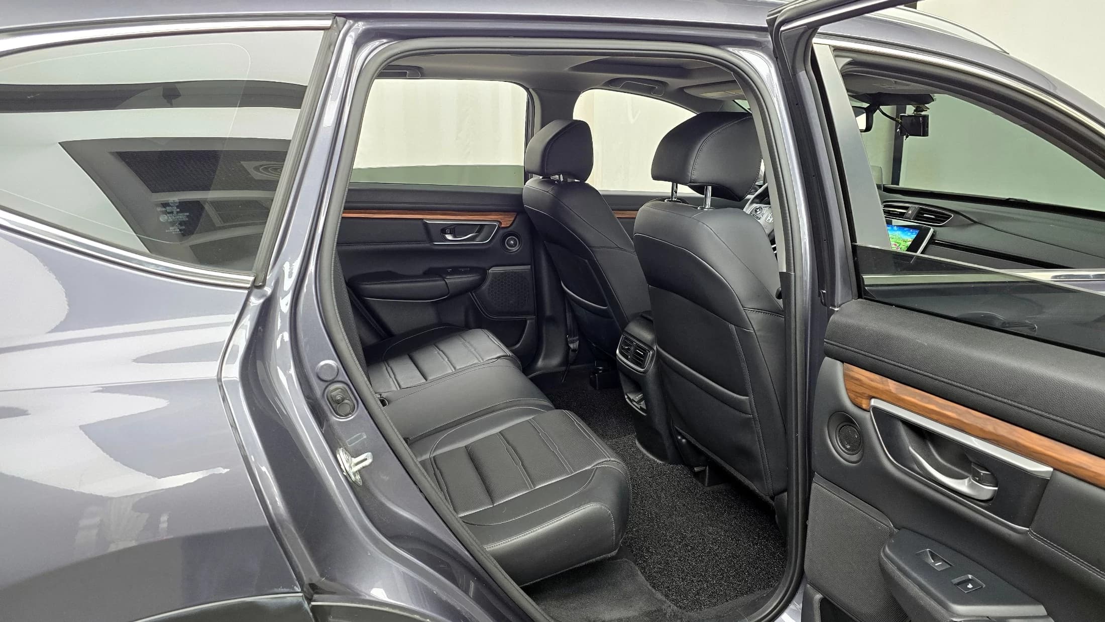 Honda CR-V 2.0 Hybrid Touring 4WD, гибрид, 2022 г. 67438 км. — фото 12