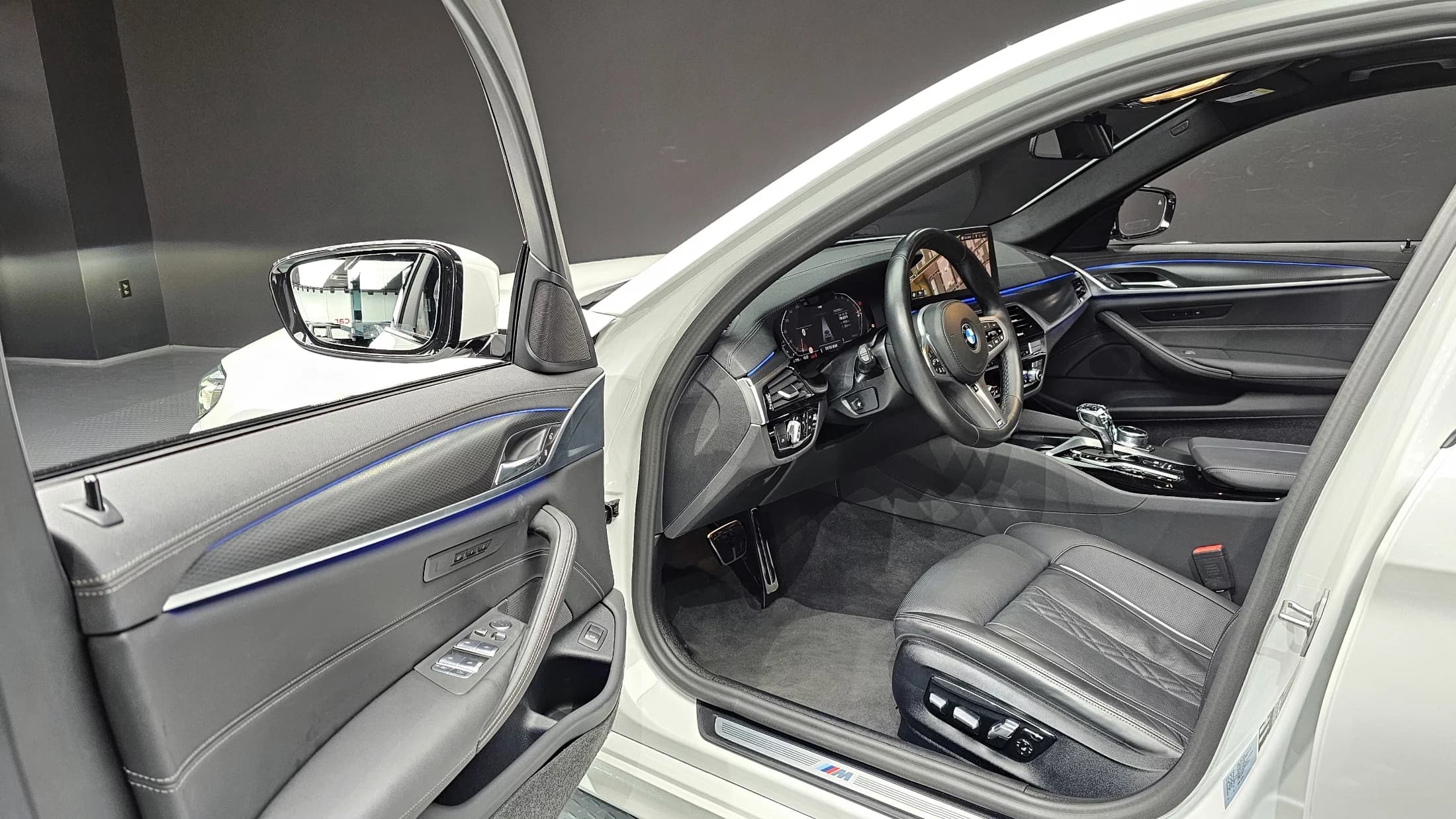BMW 5-Series 523d M Sport, 2023 г. 21641 км. — фото 11