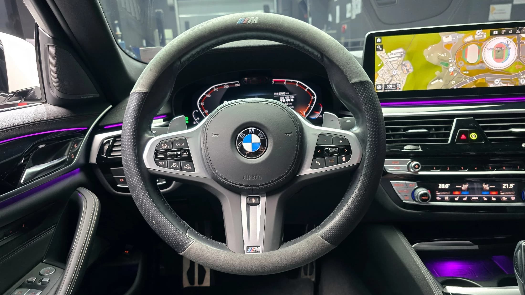 BMW 5-Series 530i M Sport Package, 2022 г. 38077 км. — фото 14