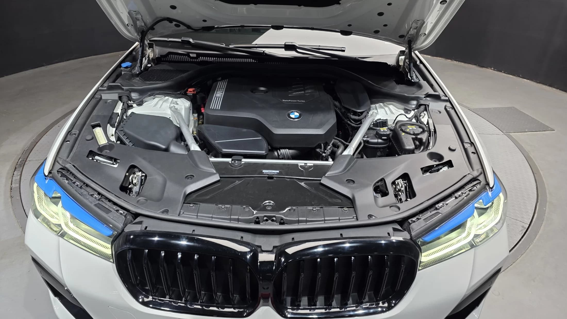 BMW 5-Series 530i M Sport Package, 2022 г. 38077 км. — фото 6