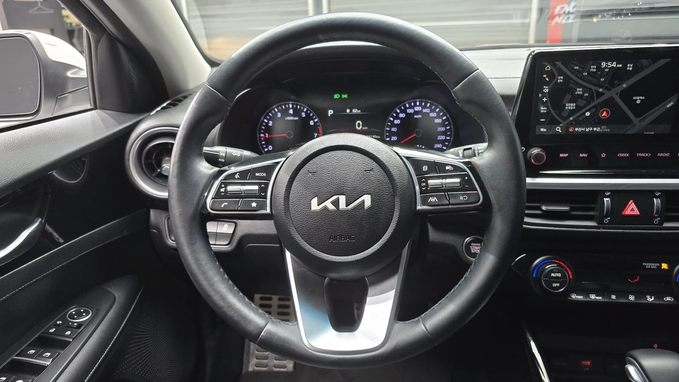 Kia K3 (Киа Церато) 1.6 Prestige, 2024 г. 54246 км. — фото 14