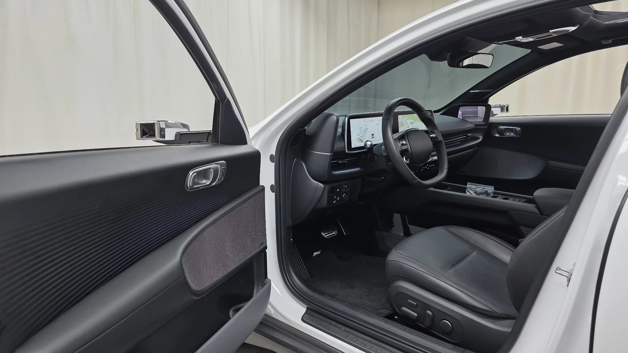 Hyundai Ioniq 6 Long Range AWD Prestige, электромобиль, 2024 г. 5912 км. — фото 10