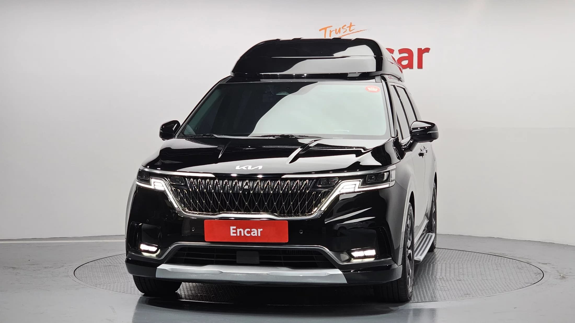 Kia Carnival 7-Seater Hi-Limousine Signature, 2021 г. 51277 км. — фото 3