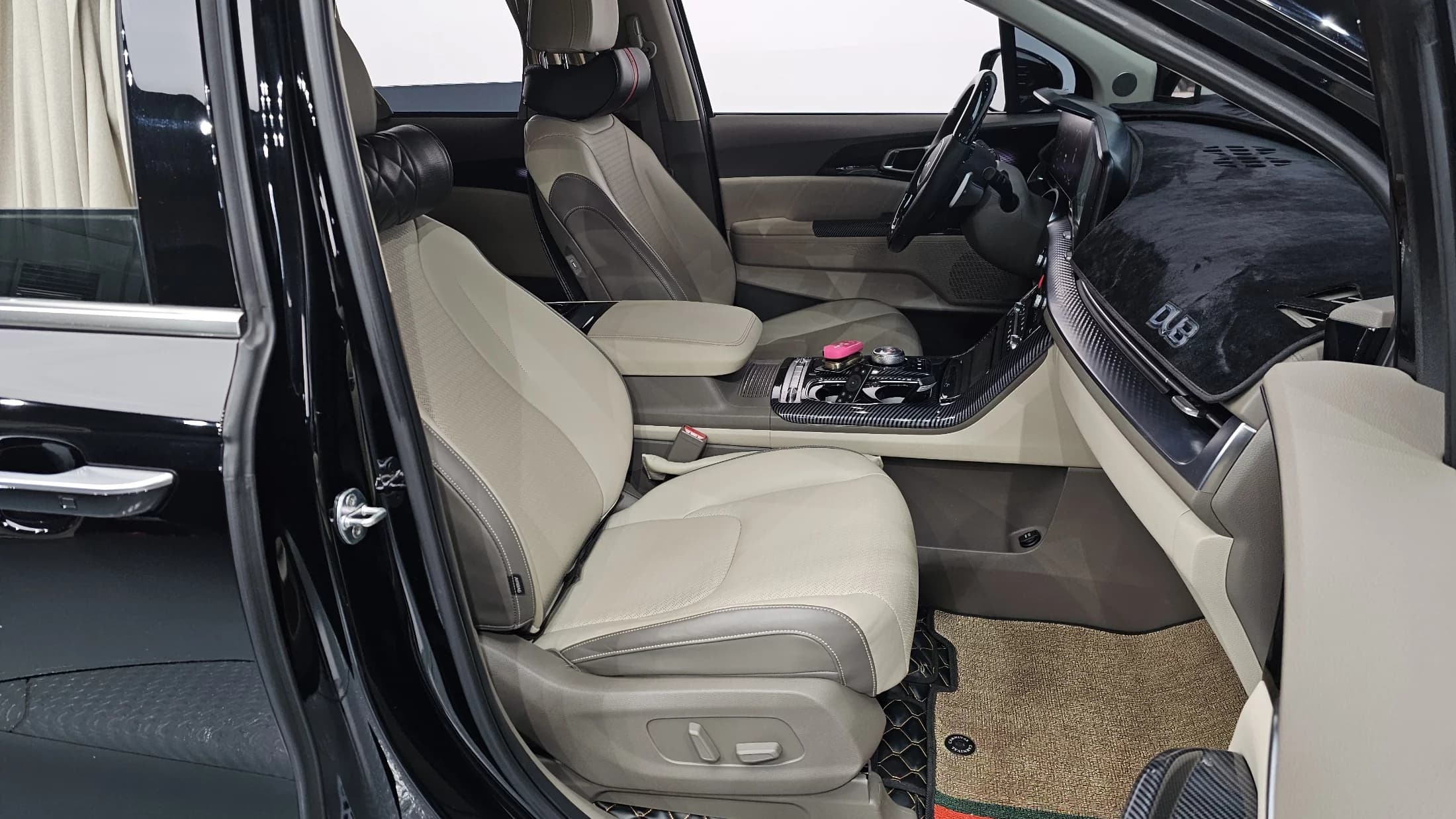 Kia Carnival 7-Seater Hi-Limousine Signature, 2021 г. 51277 км. — фото 10