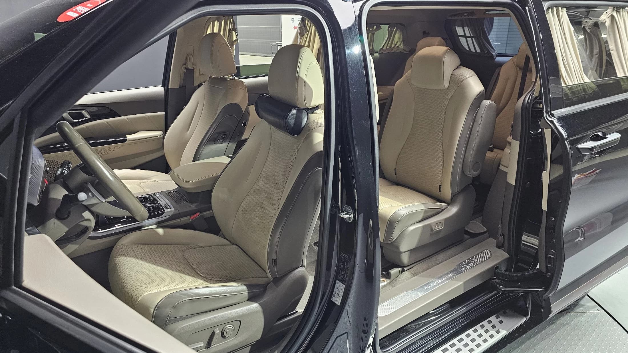 Kia Carnival 9-Seater Hi-Limousine Signature, 2021 г. 114472 км. — фото 12