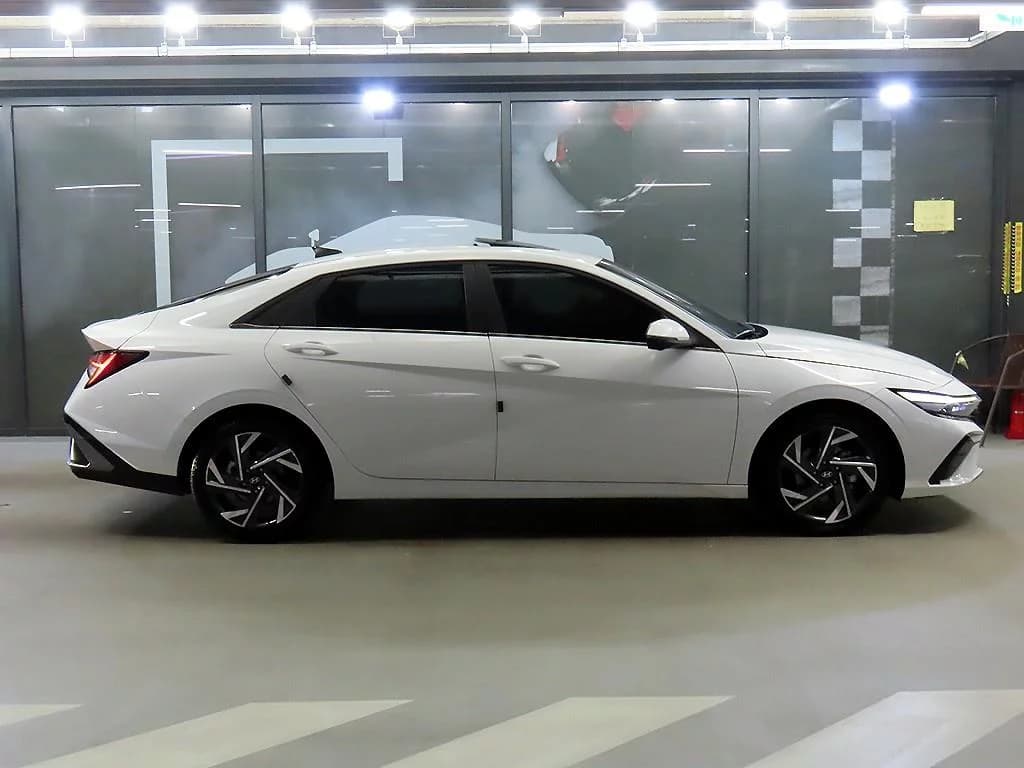 Hyundai AVANTE (Хендай Элантра) 1.6 Inspiration, 2024 г. 11152 км. — фото 3