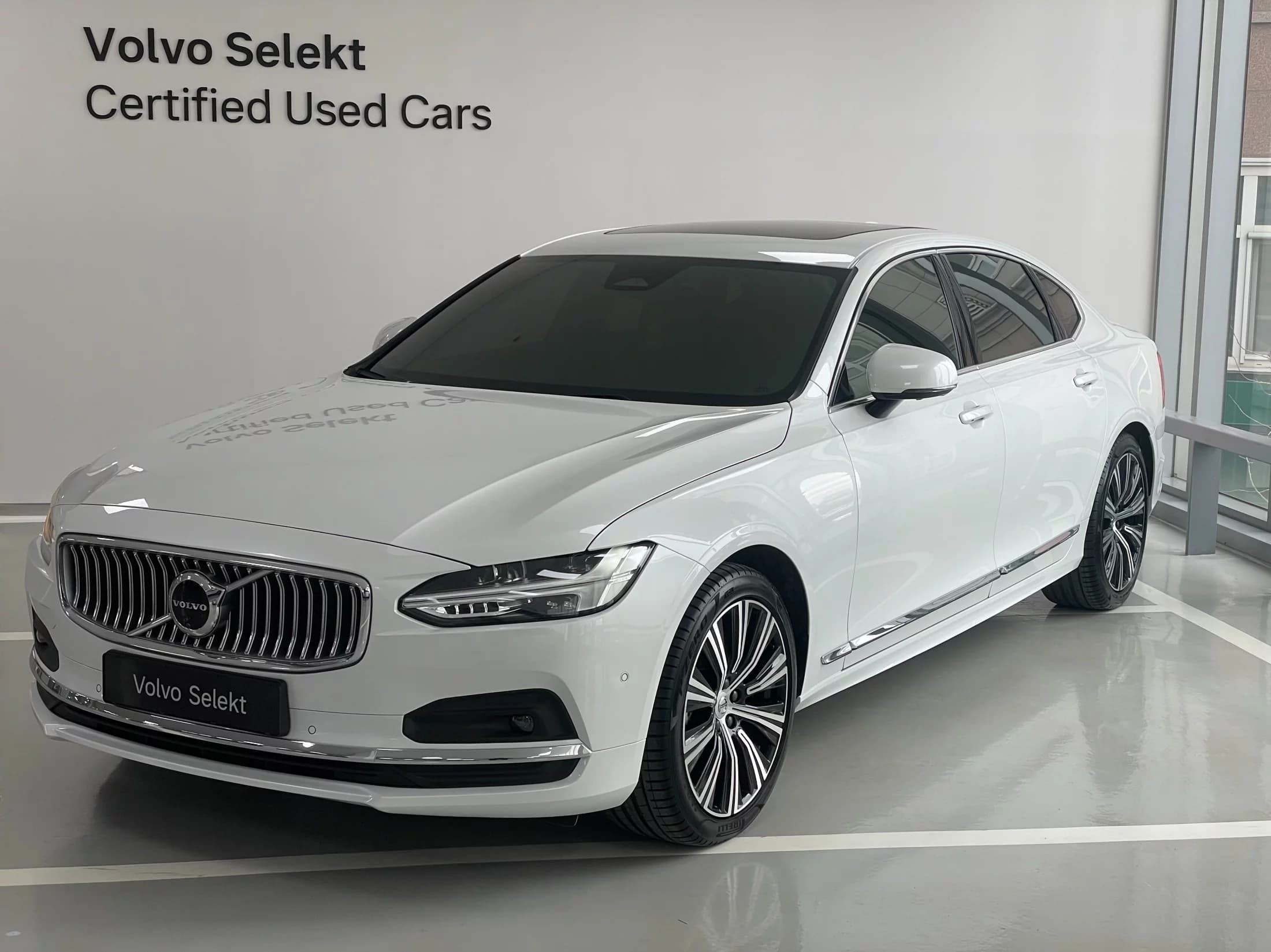 Volvo S90 B5 Ultimate Bright, 2024 г. 7123 км.