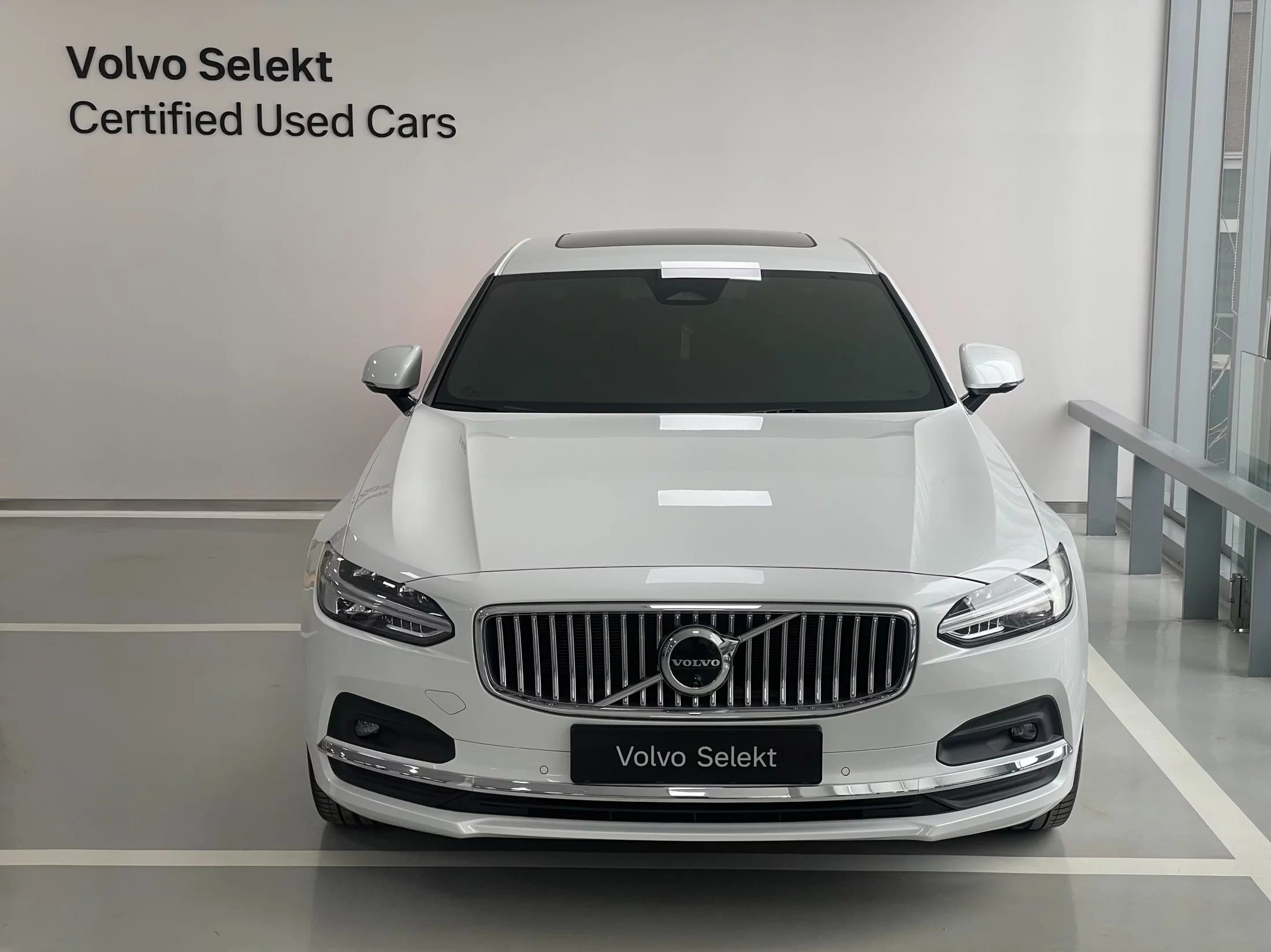 Volvo S90 B5 Ultimate Bright, 2024 г. 7123 км. — фото 3