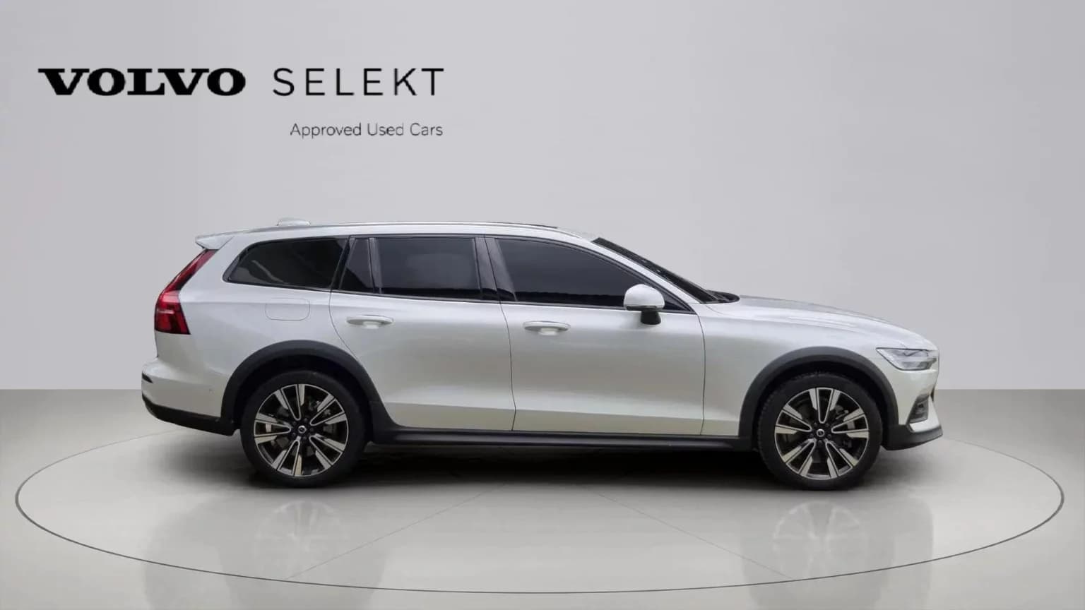 Volvo V60 B5 Ultra AWD, 2025 г. 6712 км. — фото 3