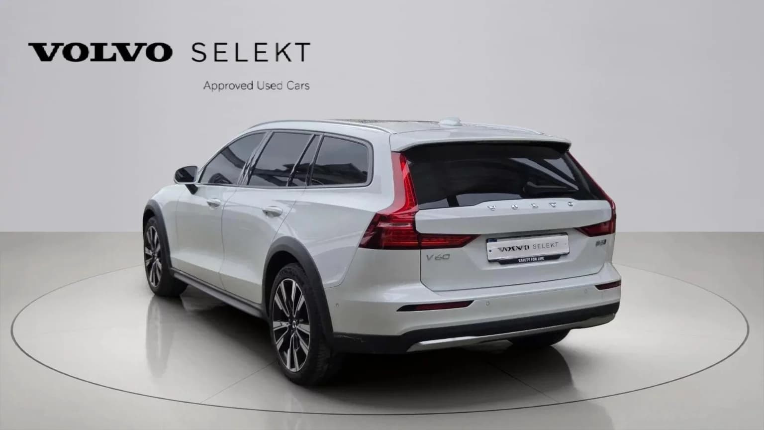 Volvo V60 B5 Ultra AWD, 2025 г. 6712 км. — фото 4