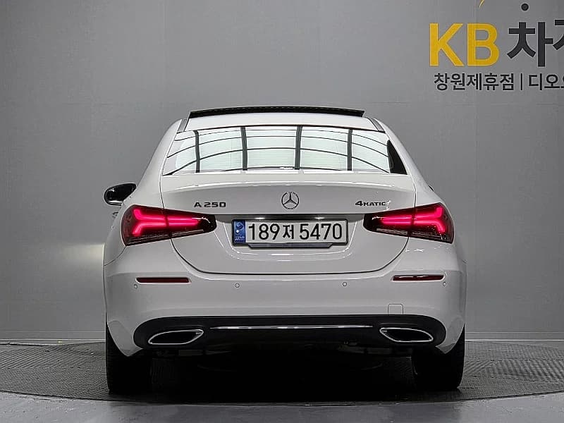 Mercedes-Benz A-Class A250 4MATIC Sedan, 2021 г. 75944 км. — фото 4