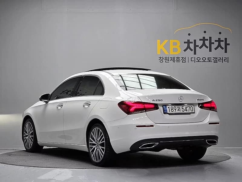 Mercedes-Benz A-Class A250 4MATIC Sedan, 2021 г. 75944 км. — фото 6