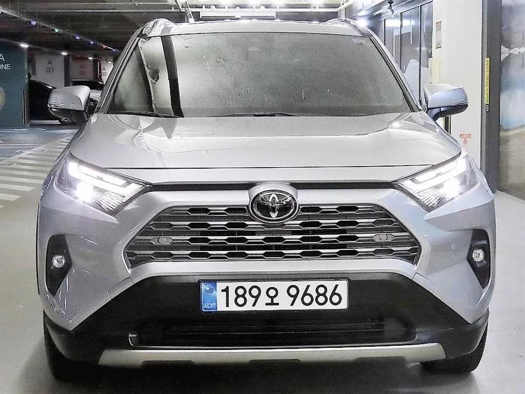 Toyota RAV4 2,5 4WD Hybrid LTD, гибрид, 2025 г. 12515 км. — фото 2