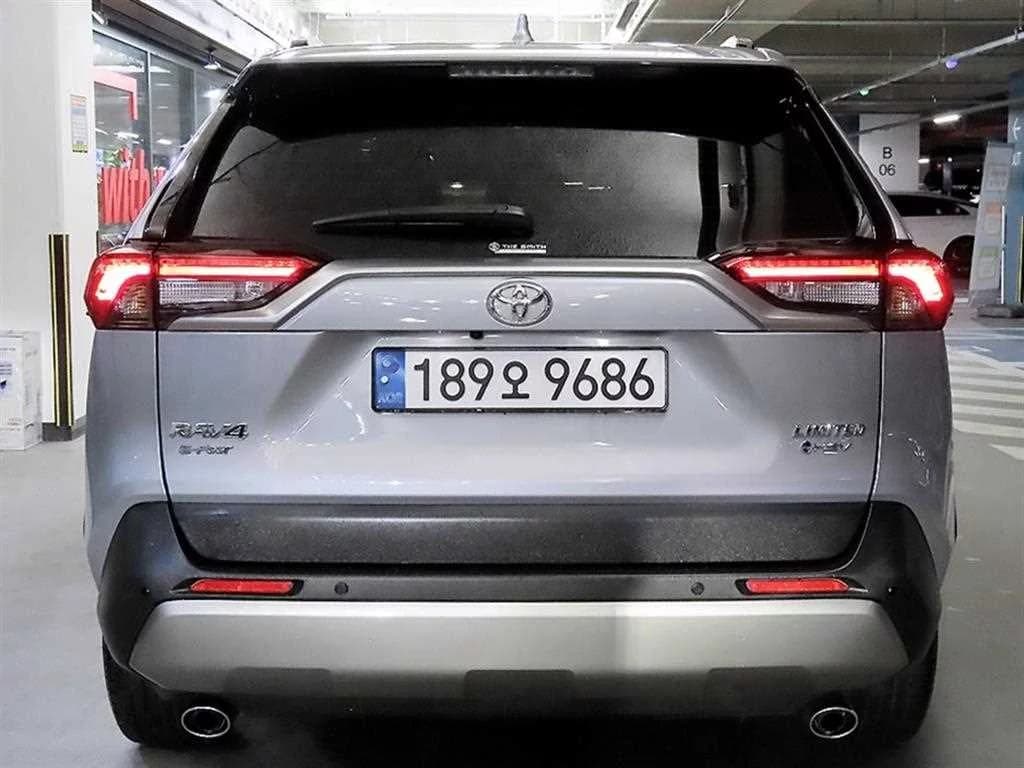 Toyota RAV4 2,5 4WD Hybrid LTD, гибрид, 2025 г. 12515 км. — фото 5